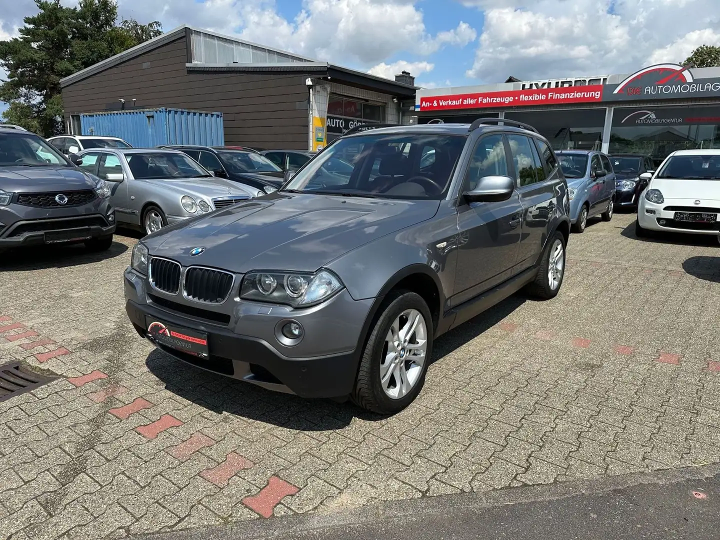 BMW X3 xDrive 20d PANO PDC XENON AHK TEMPO Grau - 1