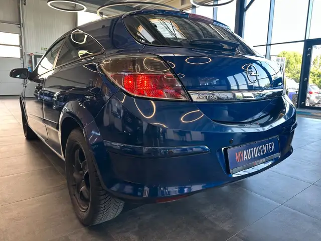 Opel Astra view 5