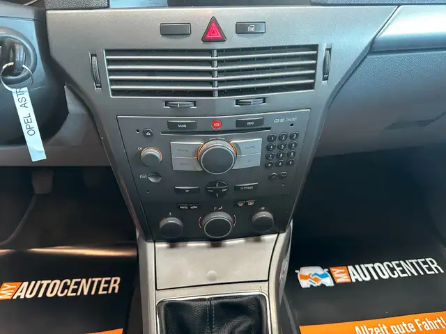 Opel Astra view 11