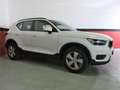 Volvo XC40 1.5 163CV T3 Momentum Core Weiß - thumbnail 4
