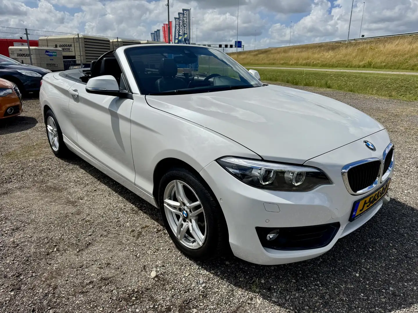BMW 220 2-serie Cabrio 220i Executive Wit - 2