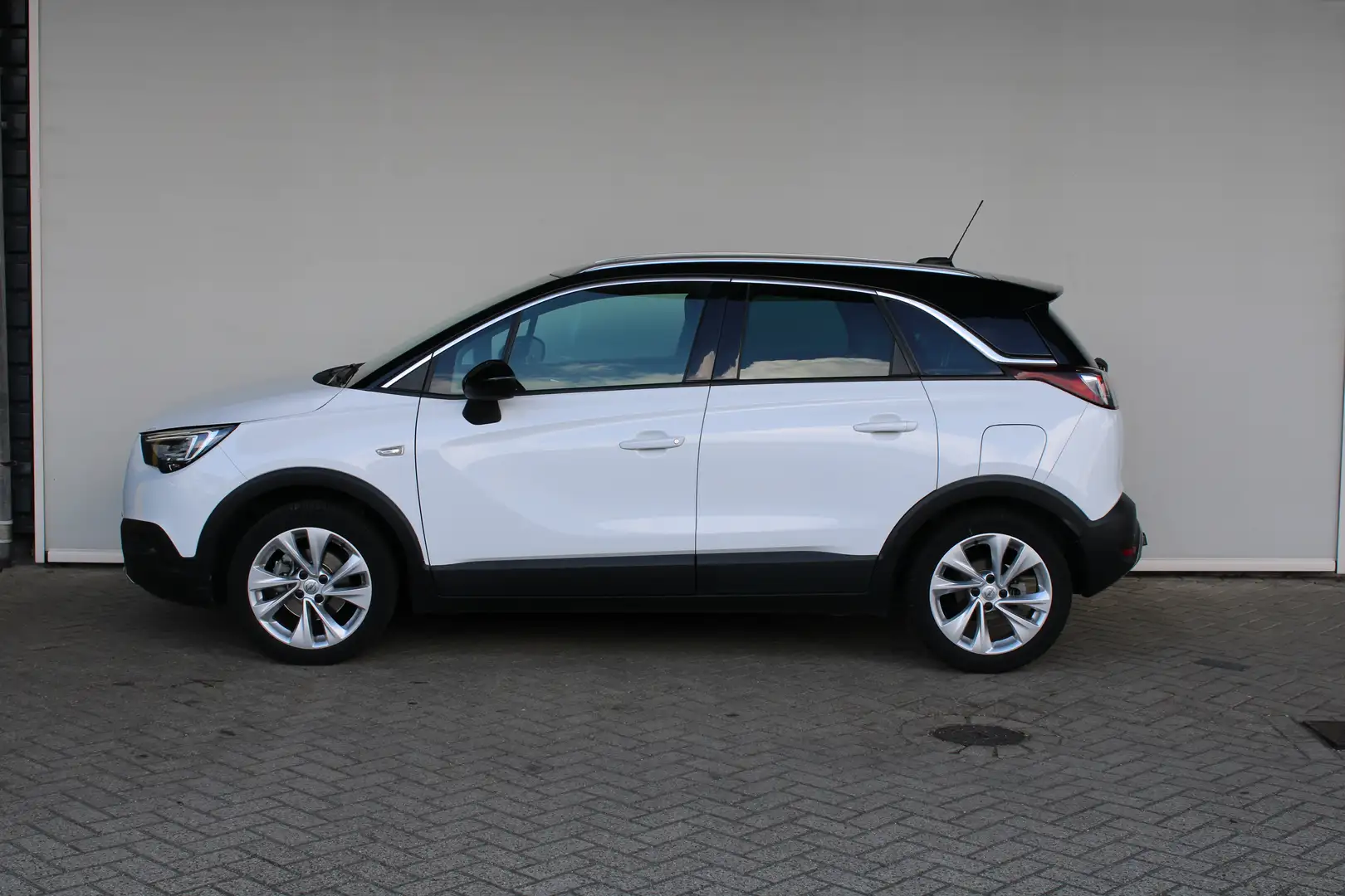 Opel Crossland X 1.2 Turbo Ultimate | Panoramadak | Stoel- en stuur Weiß - 2