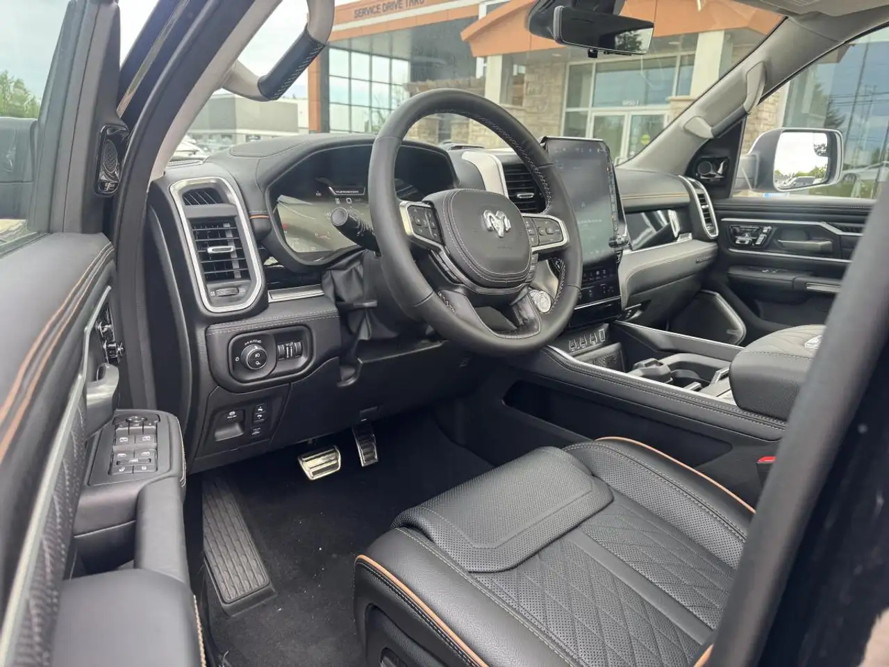 RAM 1500 снимка RAM 1500