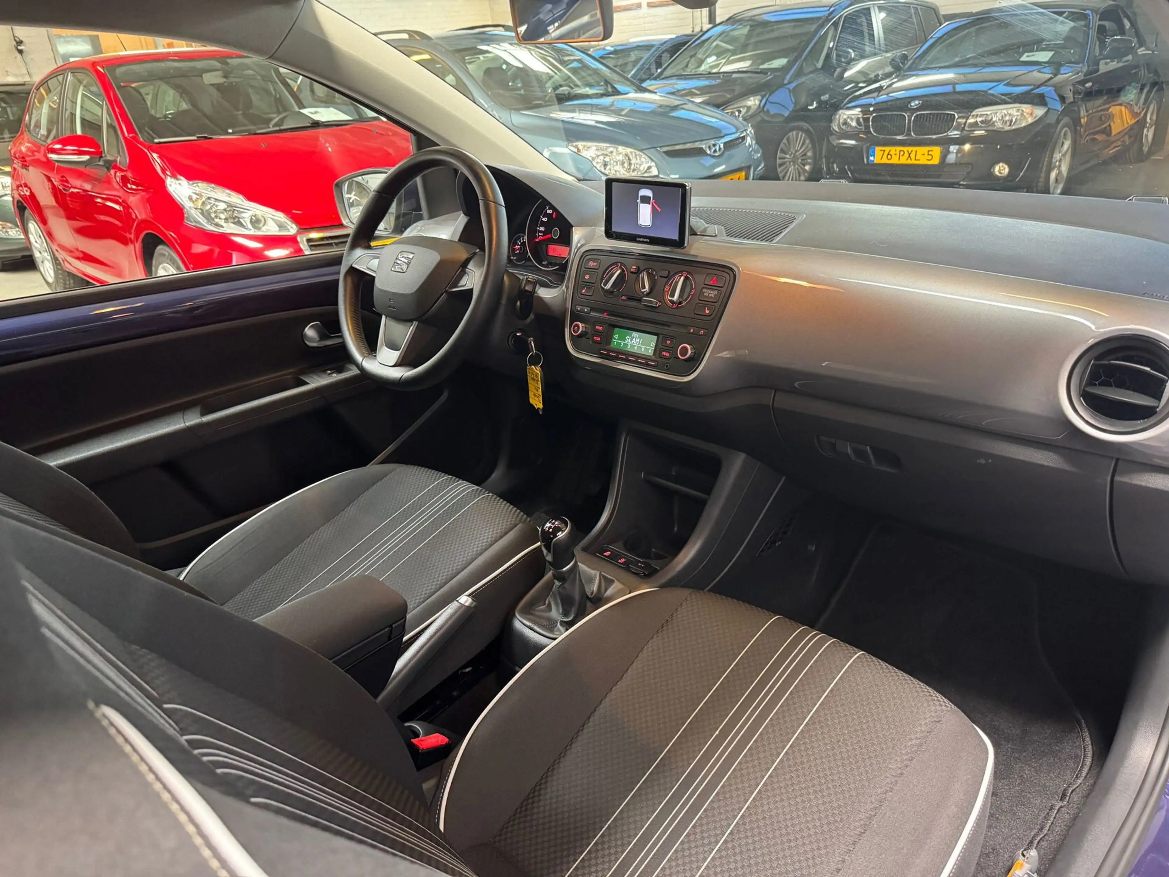 SEAT Mii 1.0 Sport Connect — photo 14