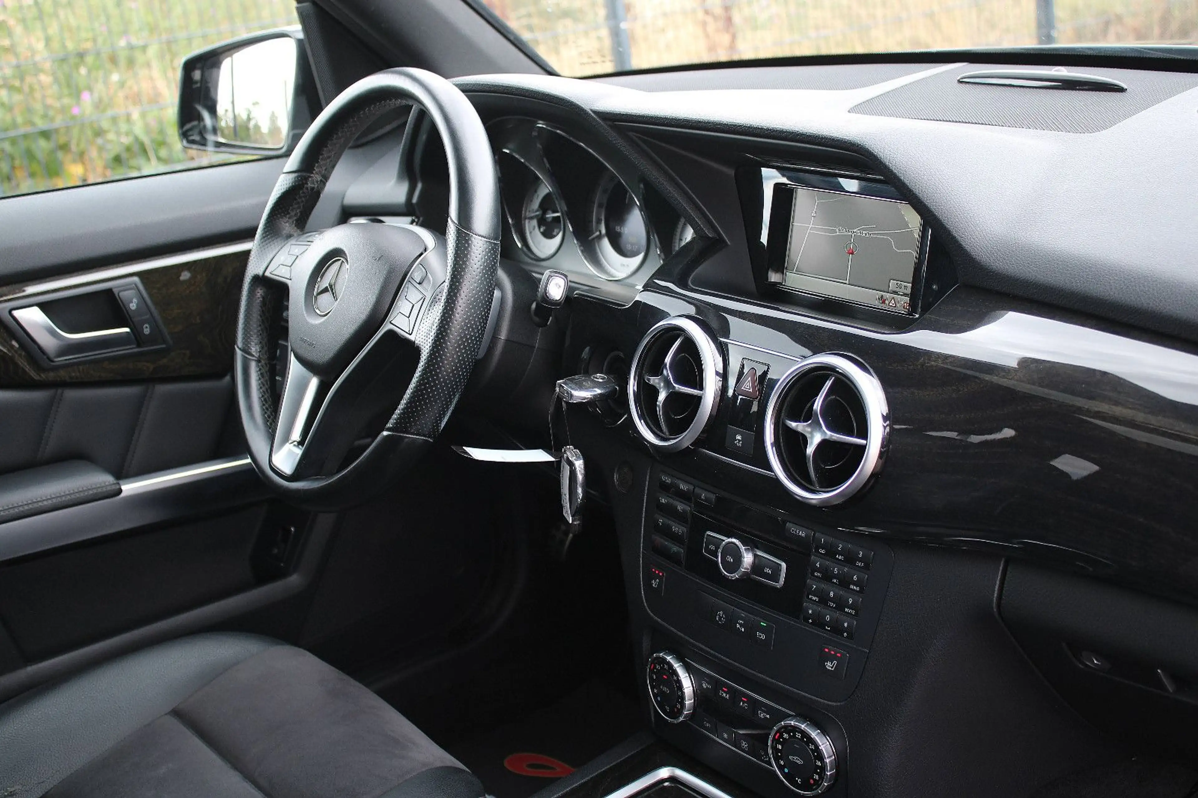 Mercedes-Benz GLK 350 CDI 4M *Sportpaket/Pano/AHK!/Leder/20'!* — photo 12