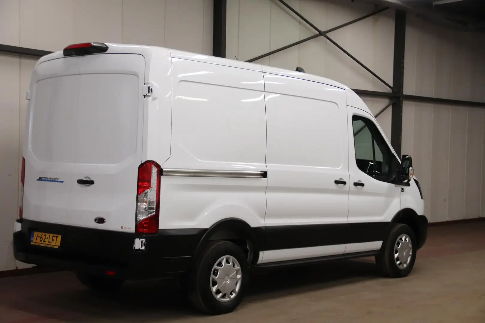 Ford E-Transit 425 L2H2 Trend 68 kWh Blanc - 2