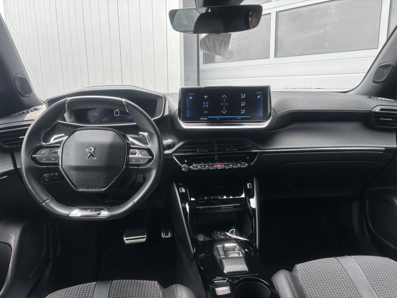 Peugeot 2008 II GT — photo 12
