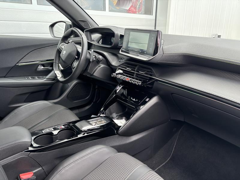 Peugeot 2008 II GT — photo 9