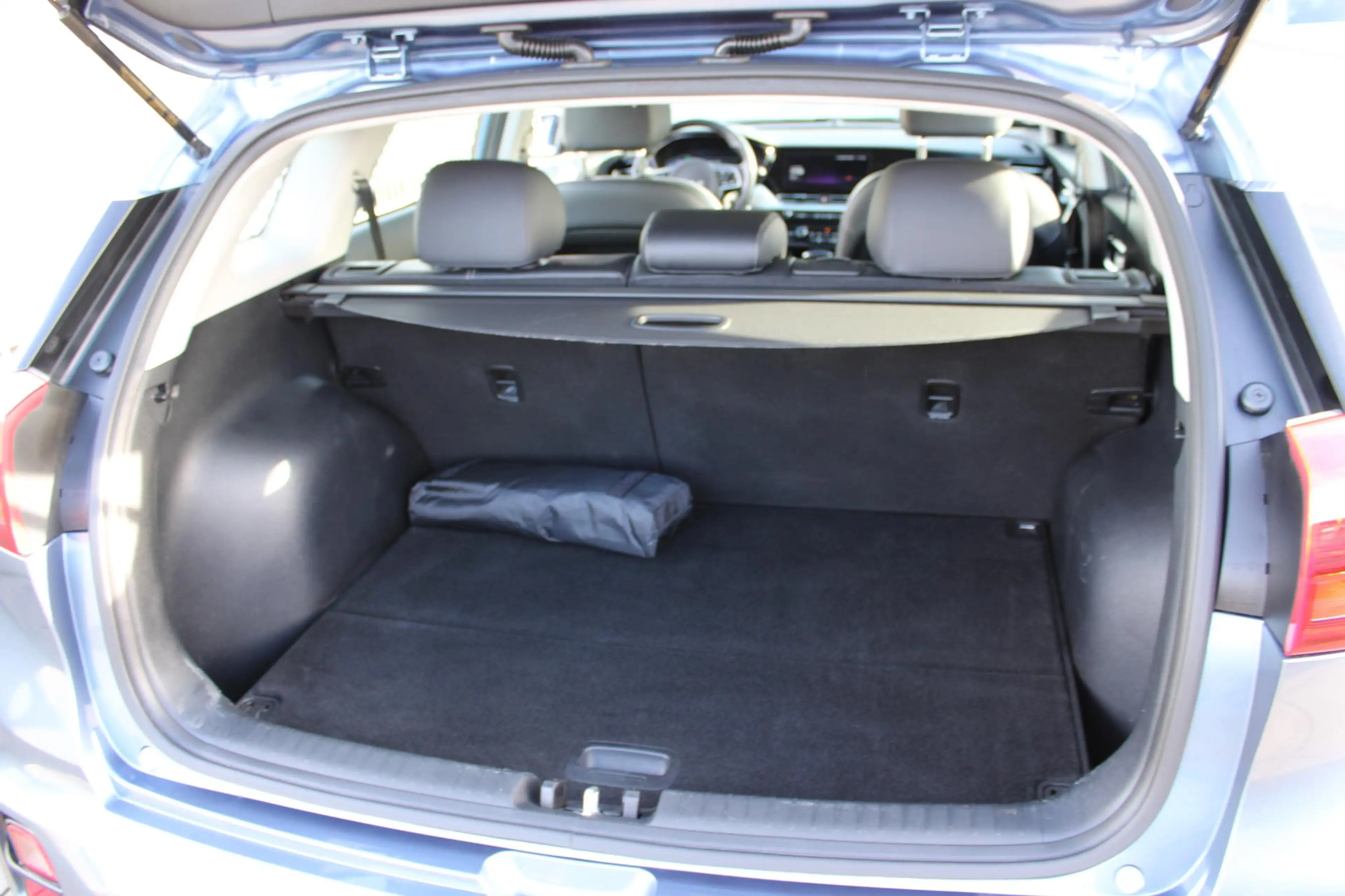 Kia Niro 1.6 GDi Hybrid DynamicLine Navigatie/ camera / Tre — photo 14