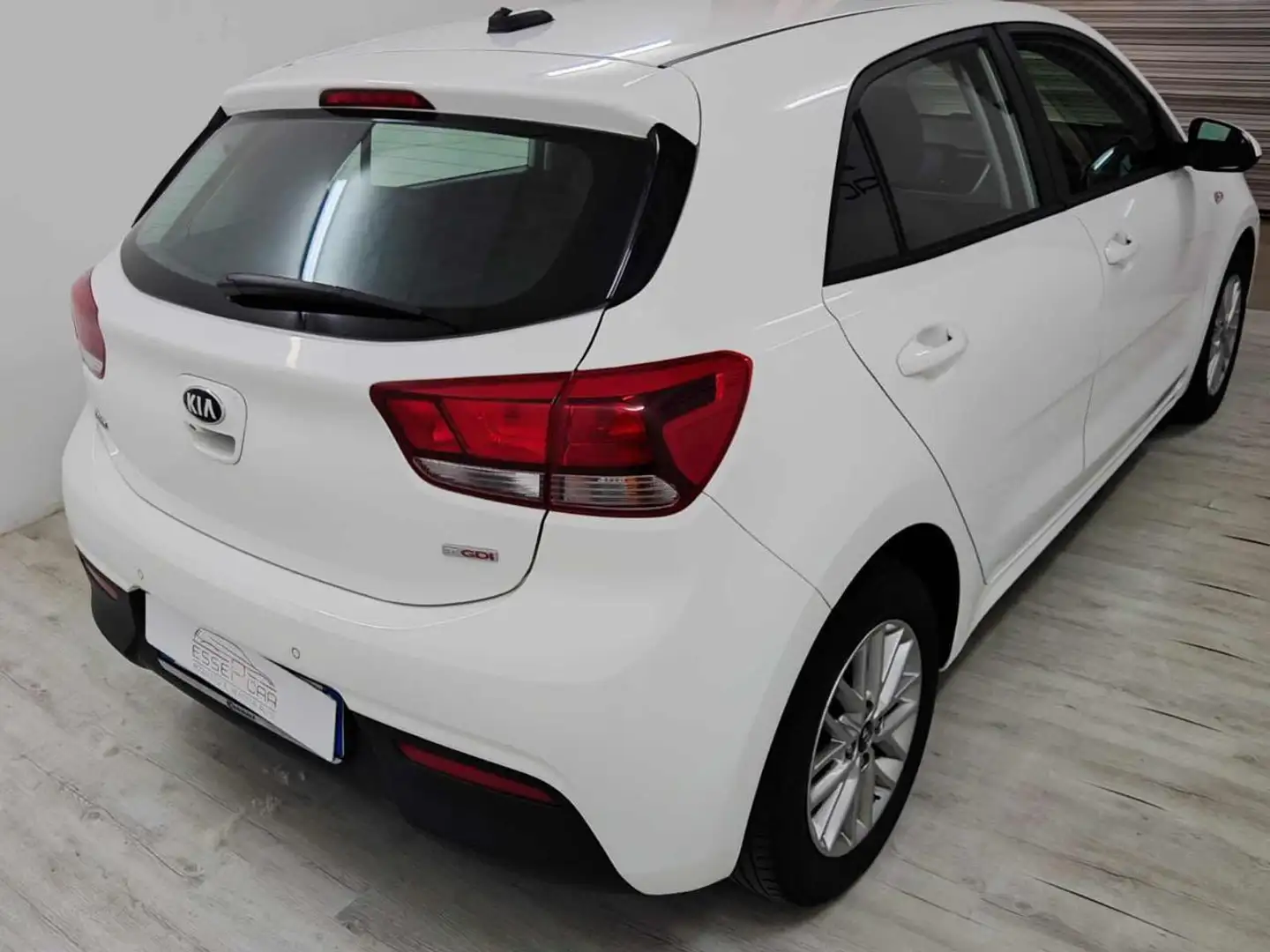 Kia Rio 1.0 T-GDi 12V 5 porte Cool White - 2