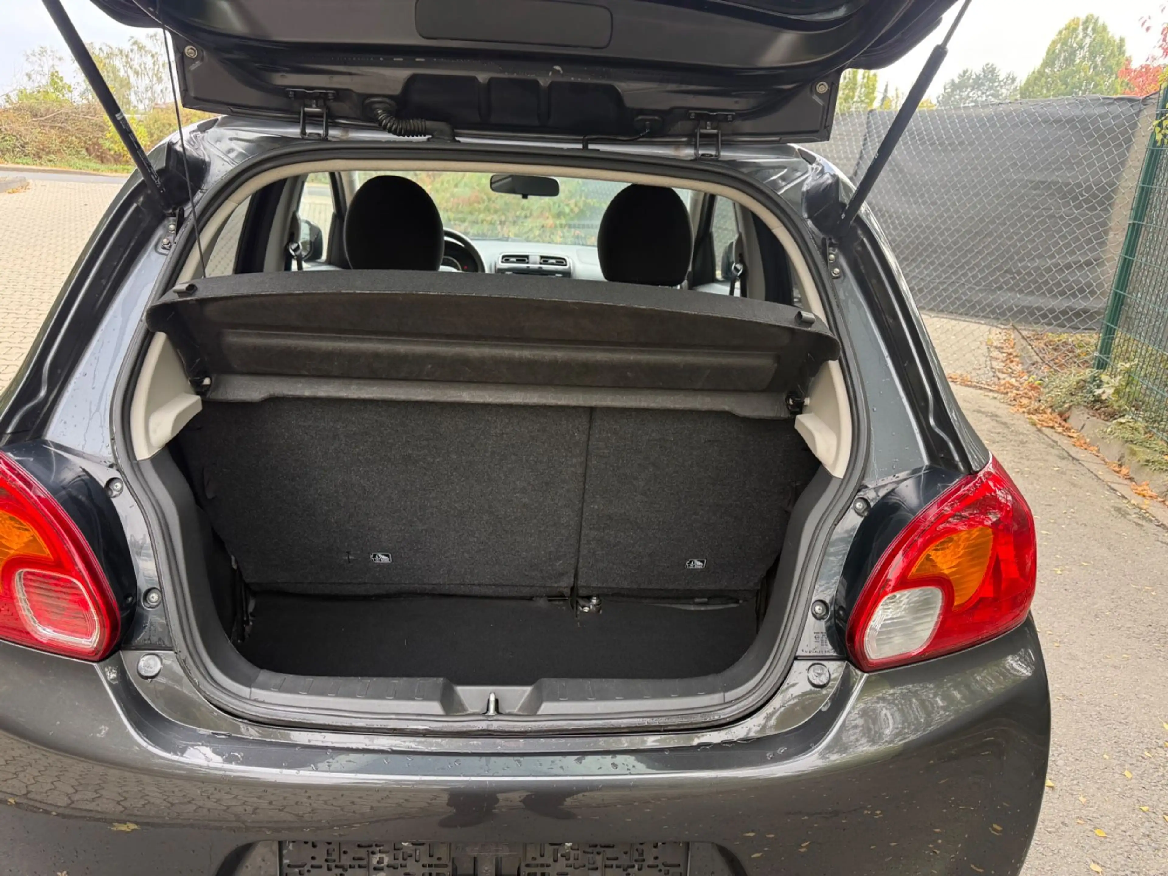 Mitsubishi Space Star Light — photo 15