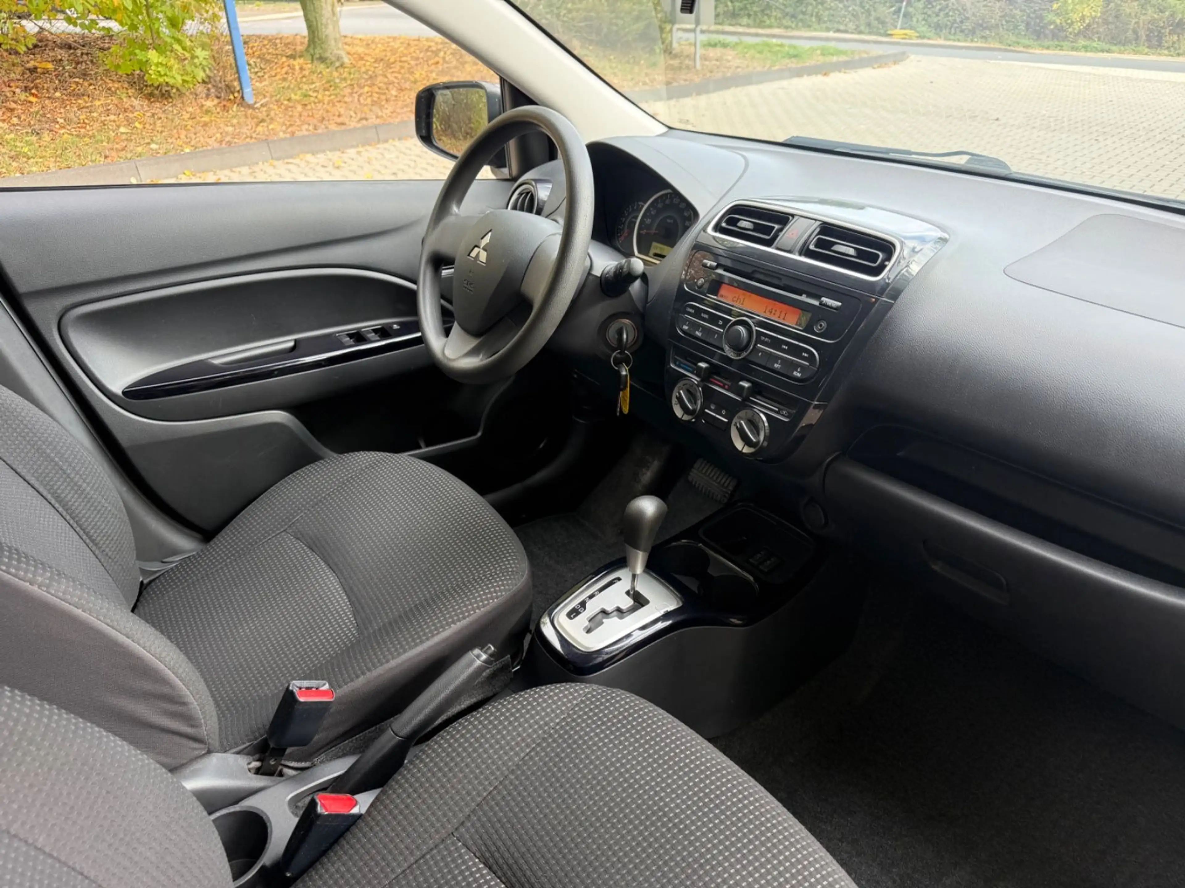 Mitsubishi Space Star Light — photo 7