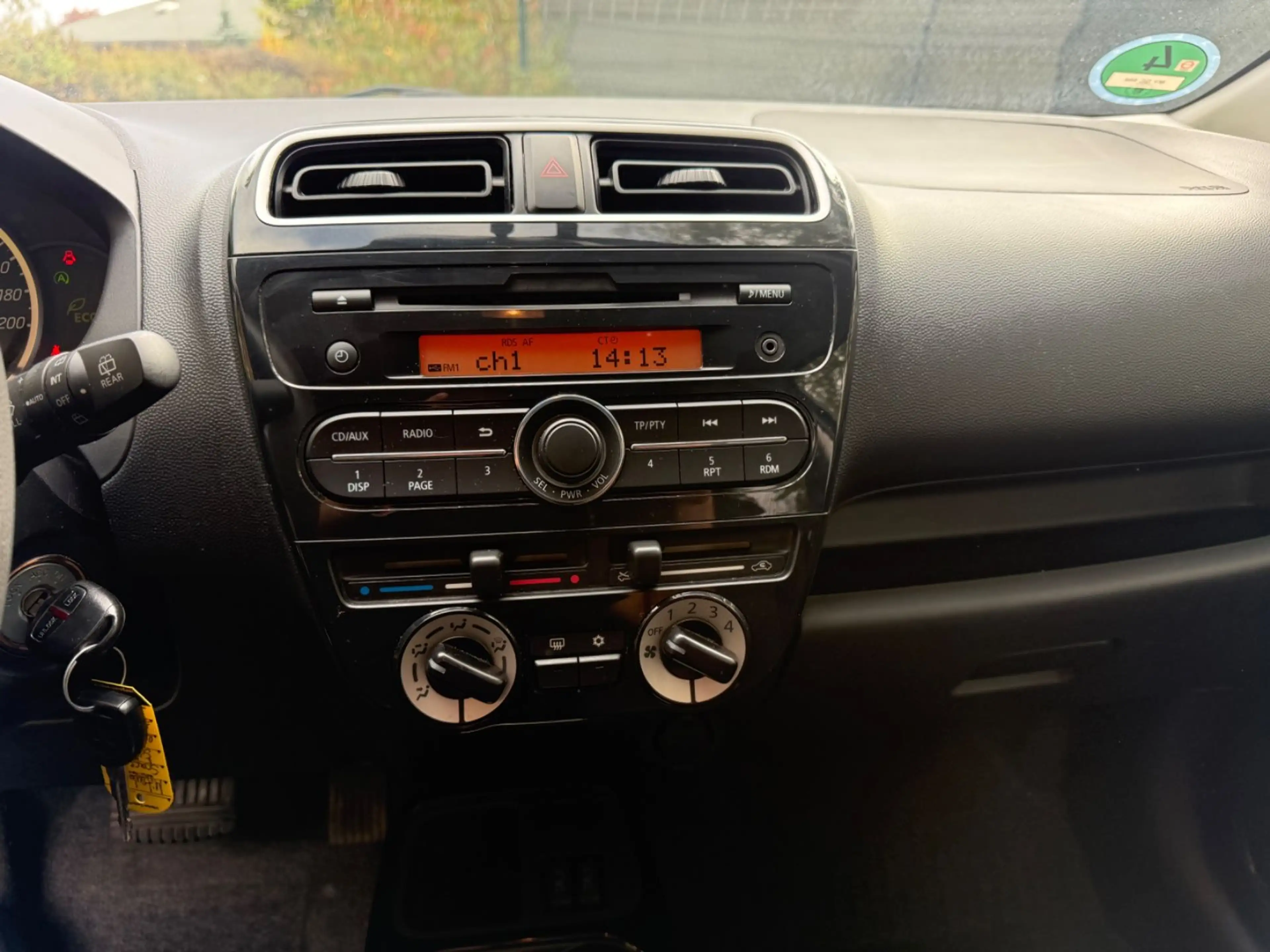 Mitsubishi Space Star Light — photo 13