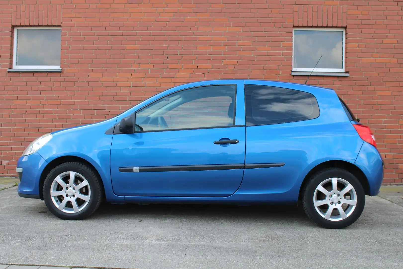 Renault Clio III Authentique Modrá - 1