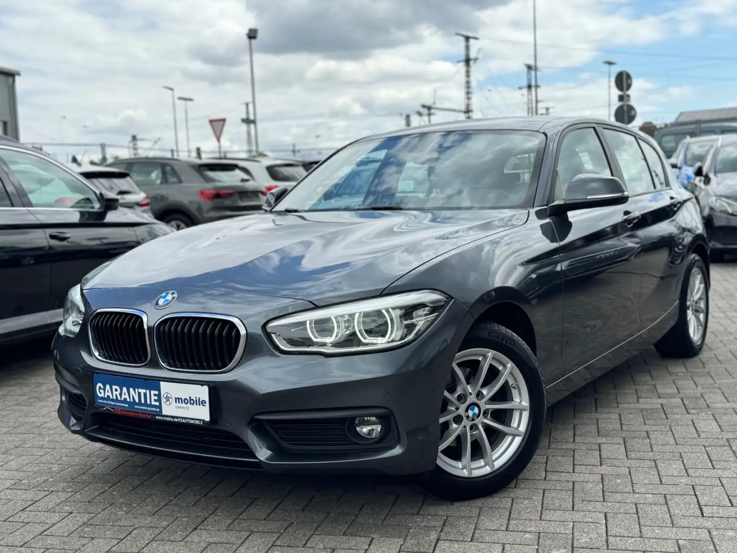BMW 116 d Advantage Aut. *Navi*LED*PDC*Shzg*Temp* Grau - 1