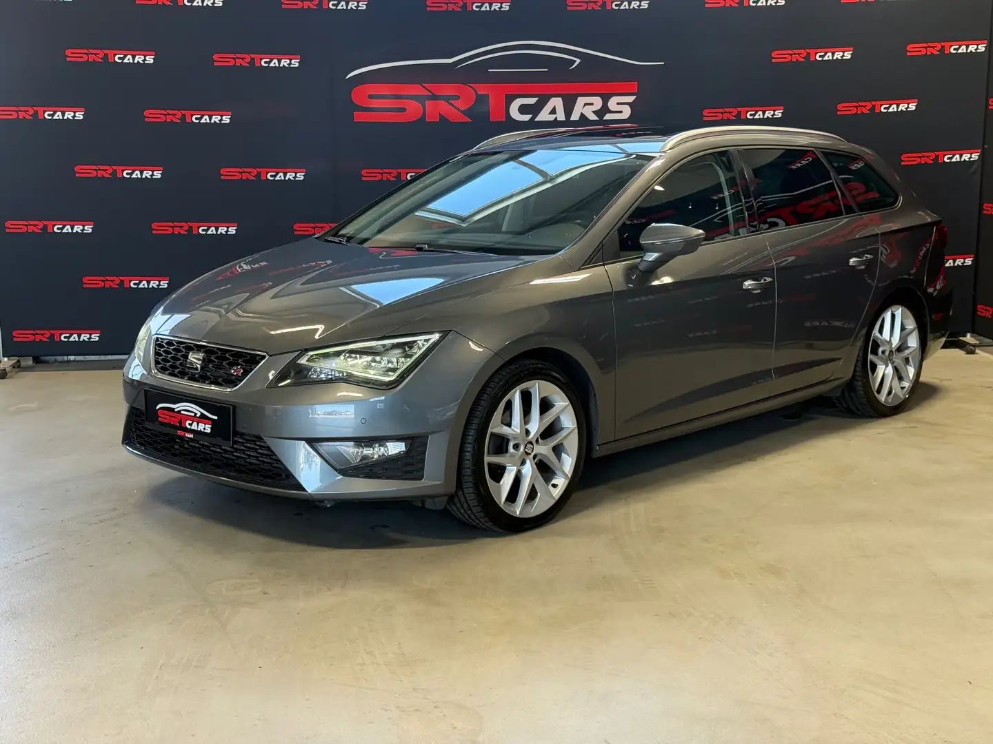 SEAT Leon 2.0 TDI 4Drive*FR Line Sport*Panorama*LED*Tempomat Grau - 1