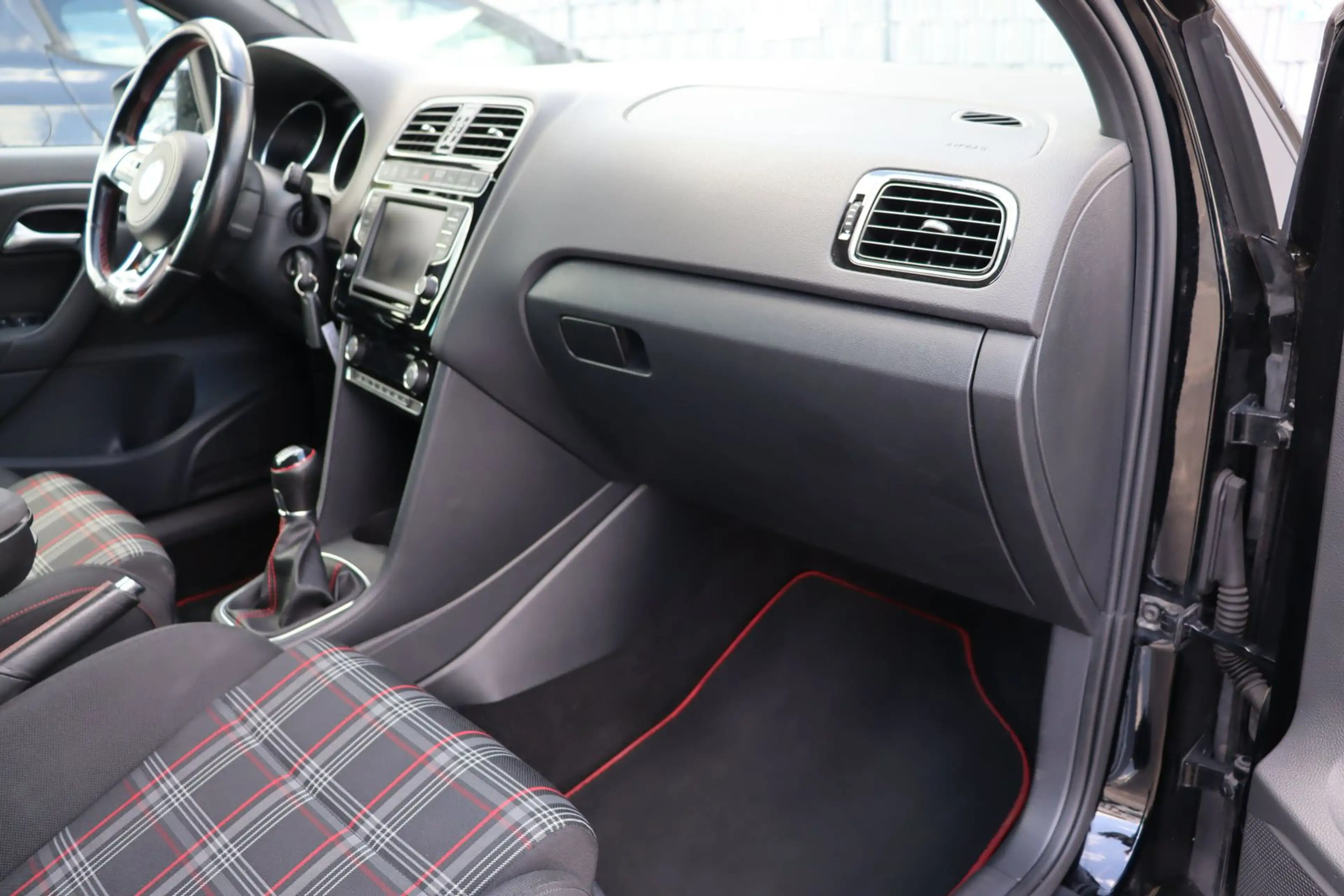 Volkswagen Polo V GTI  1 Hand — photo 15