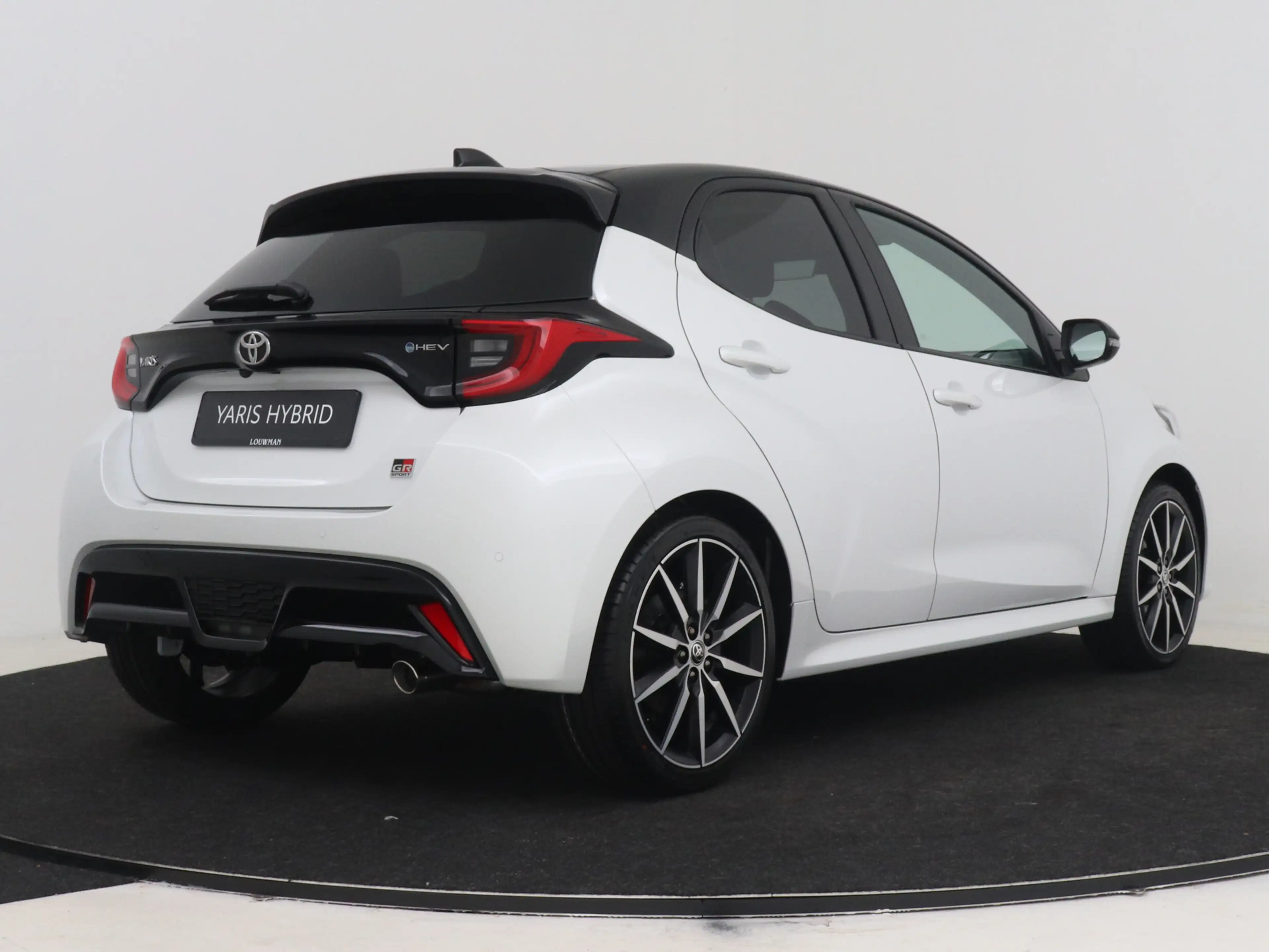 Toyota Yaris 1.5 Hybrid 130 GR SPORT — photo 2
