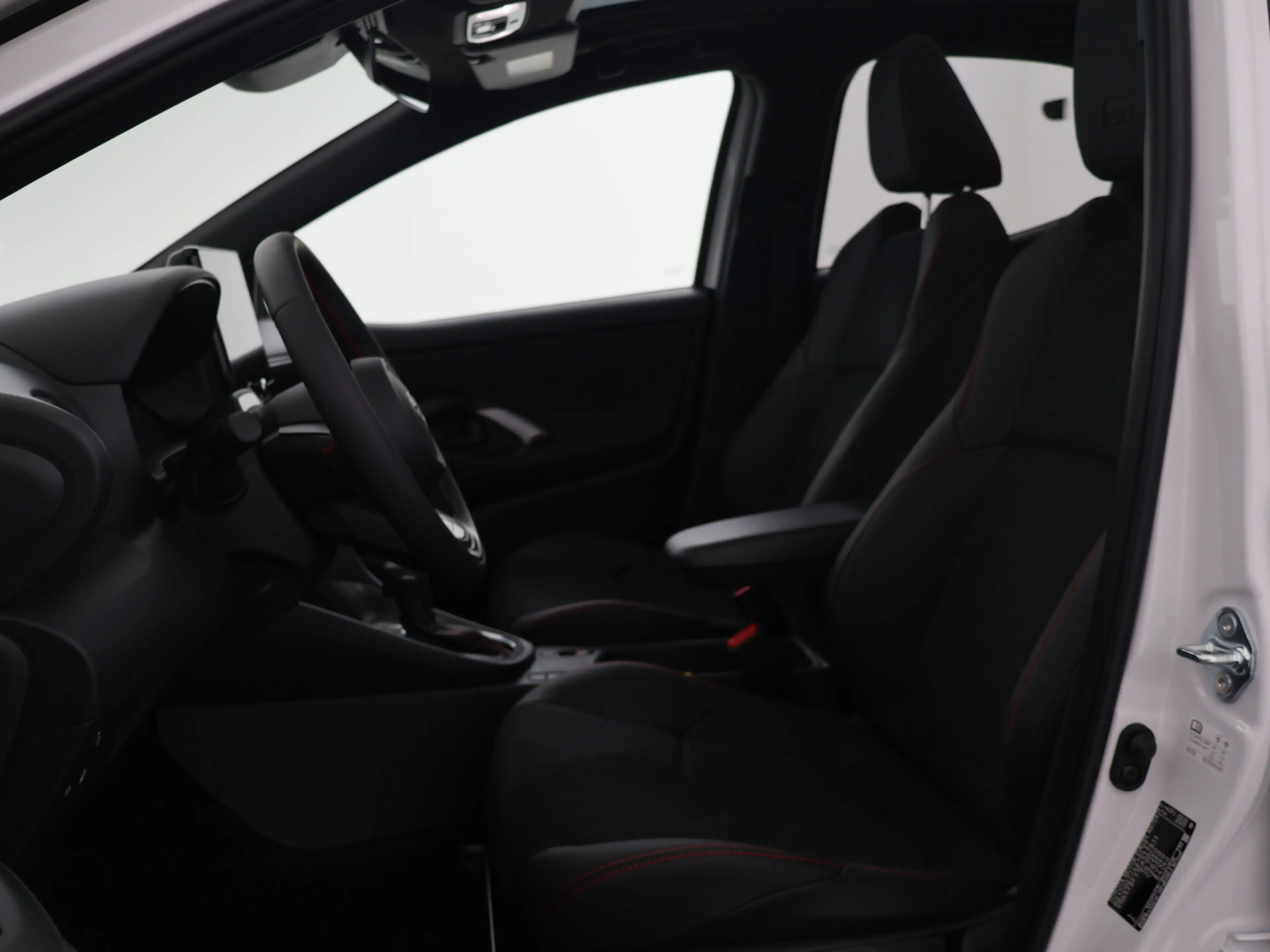 Toyota Yaris 1.5 Hybrid 130 GR SPORT — photo 6