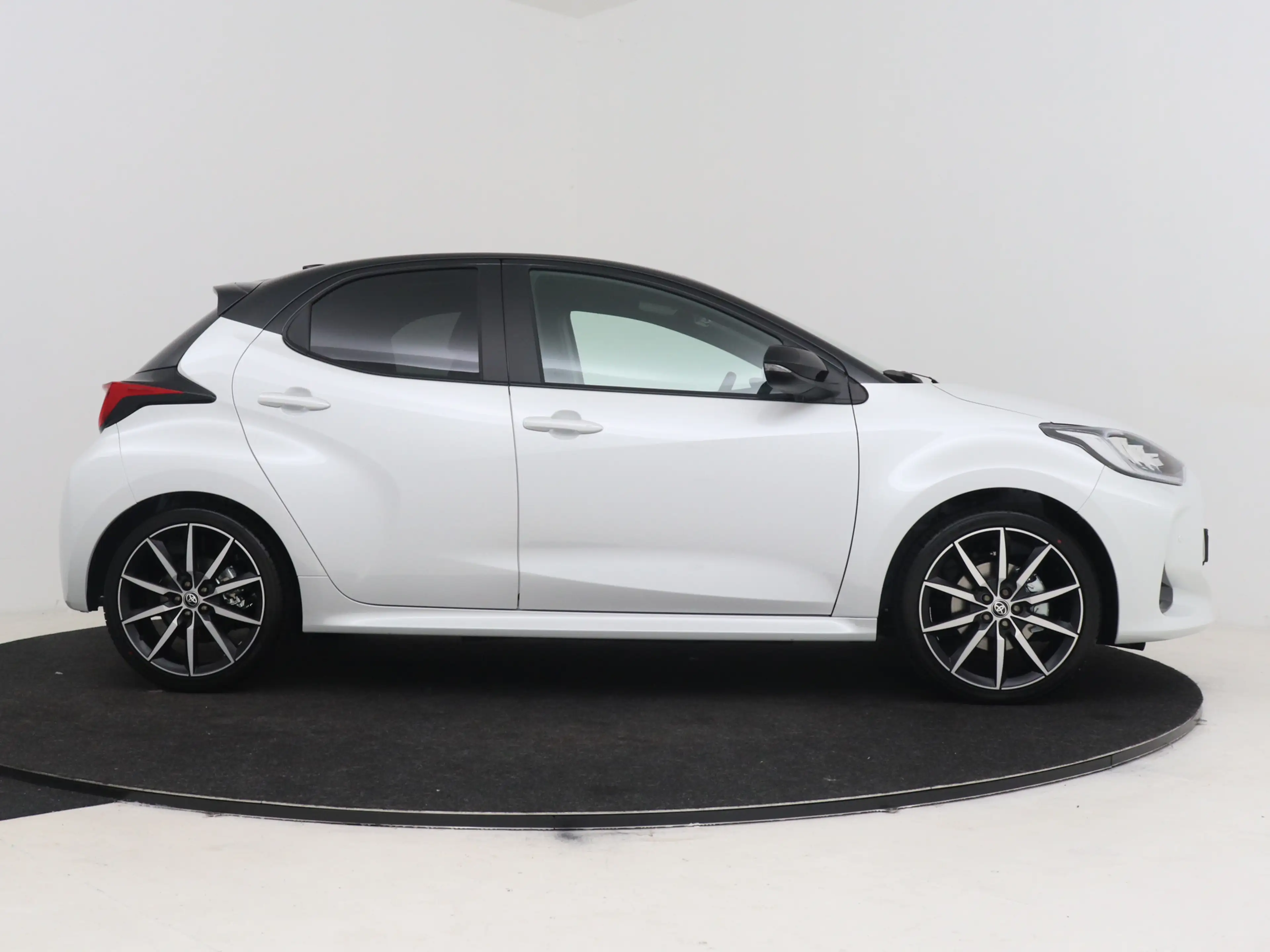 Toyota Yaris 1.5 Hybrid 130 GR SPORT — photo 14