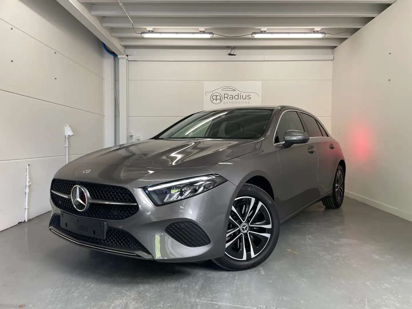 Mercedes-Benz A 250 A 250 e 8G-DCT Progressive Advanced Grijs - 1