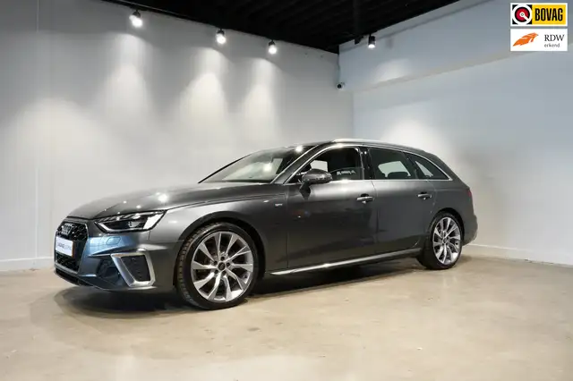 Audi A4 Avant 40 TFSI Sport S line edition