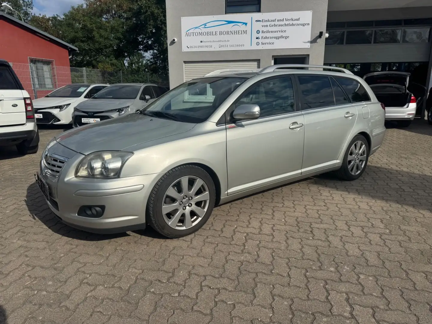Toyota Avensis Kombi 2.0 Team Argent - 1