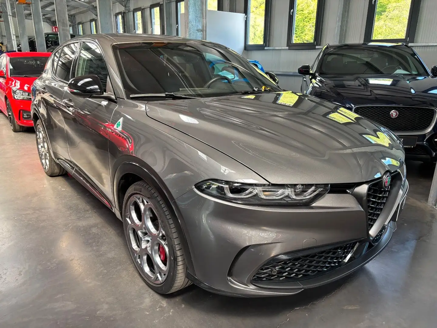Alfa Romeo Tonale HYBRIC e-DTC6 Speciale Gris - 1