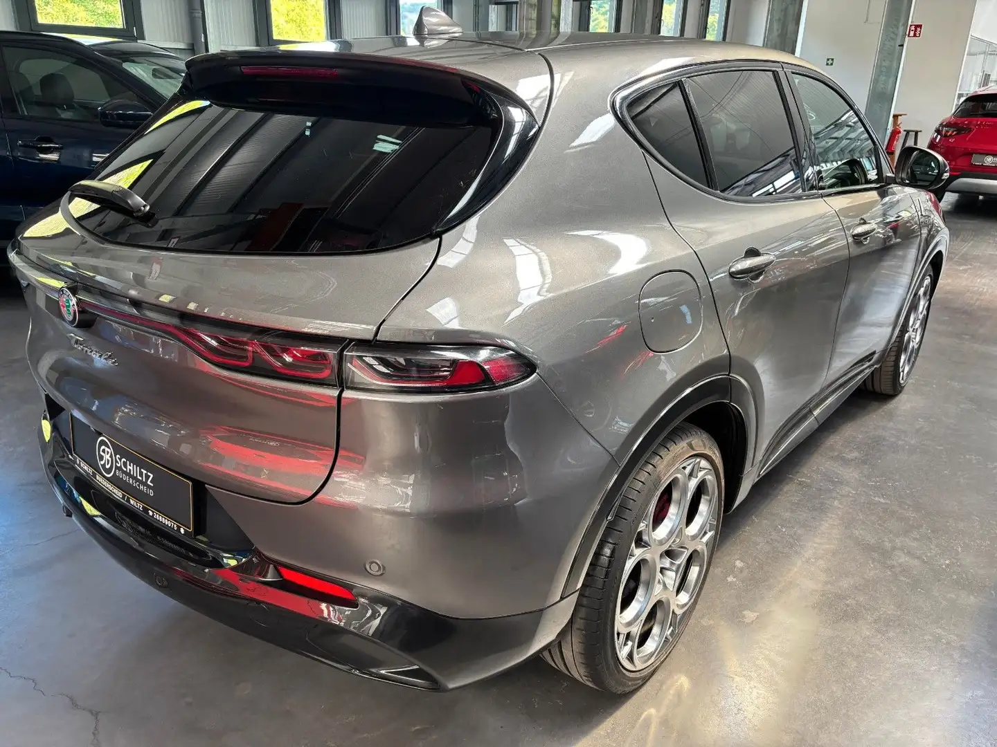 Alfa Romeo Tonale HYBRIC e-DTC6 Speciale Gris - 2