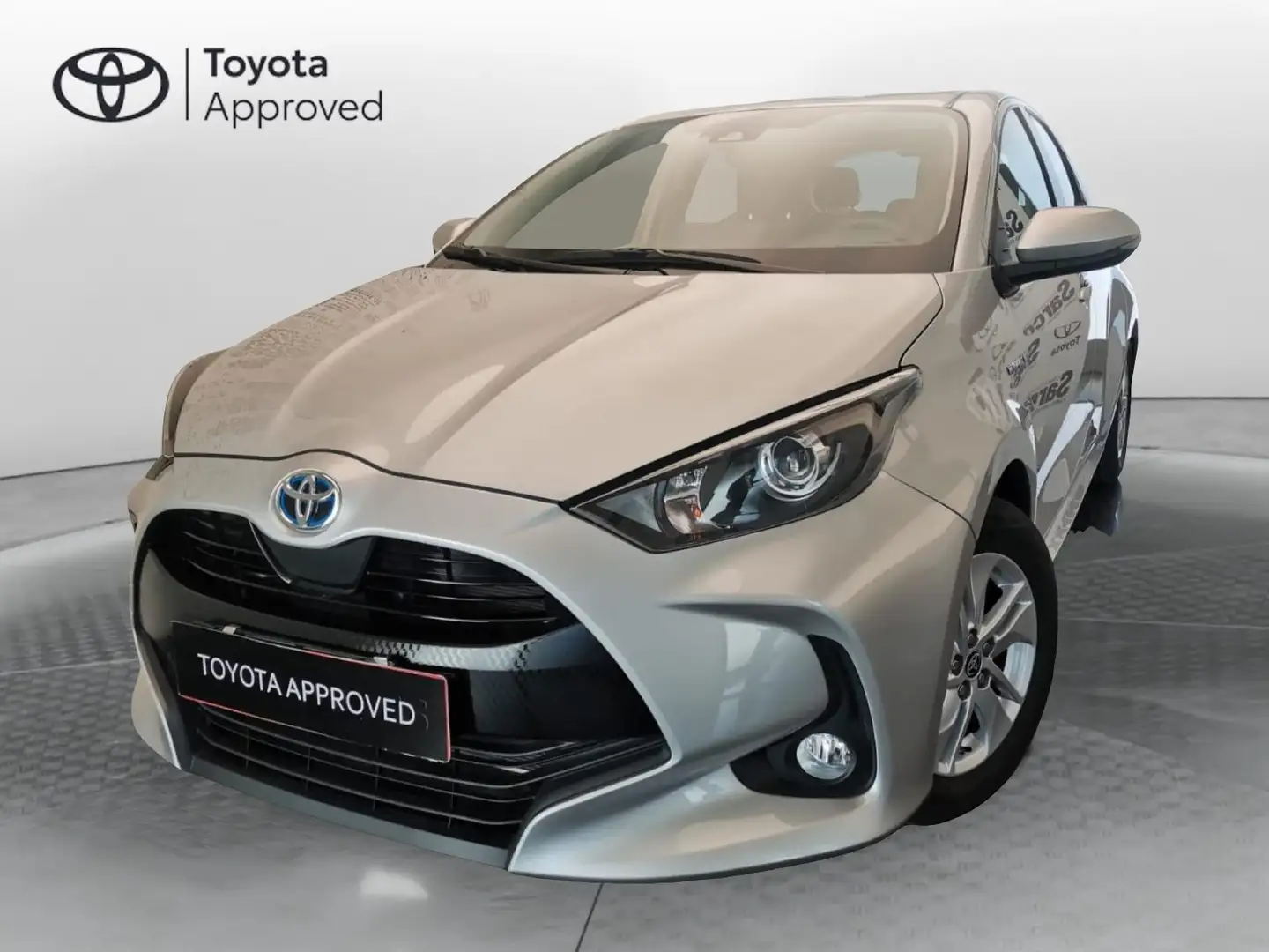 Toyota Yaris 1.5 Hybrid 5 porte Active Argent - 1