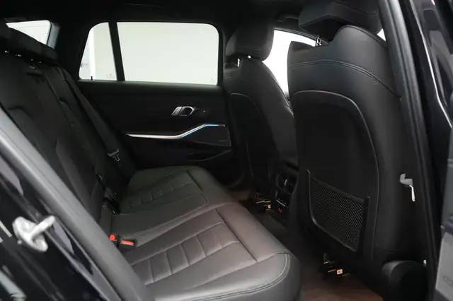 BMW 3 Series view 9