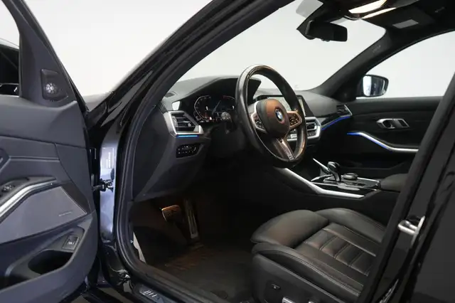 BMW 3 Series view 12