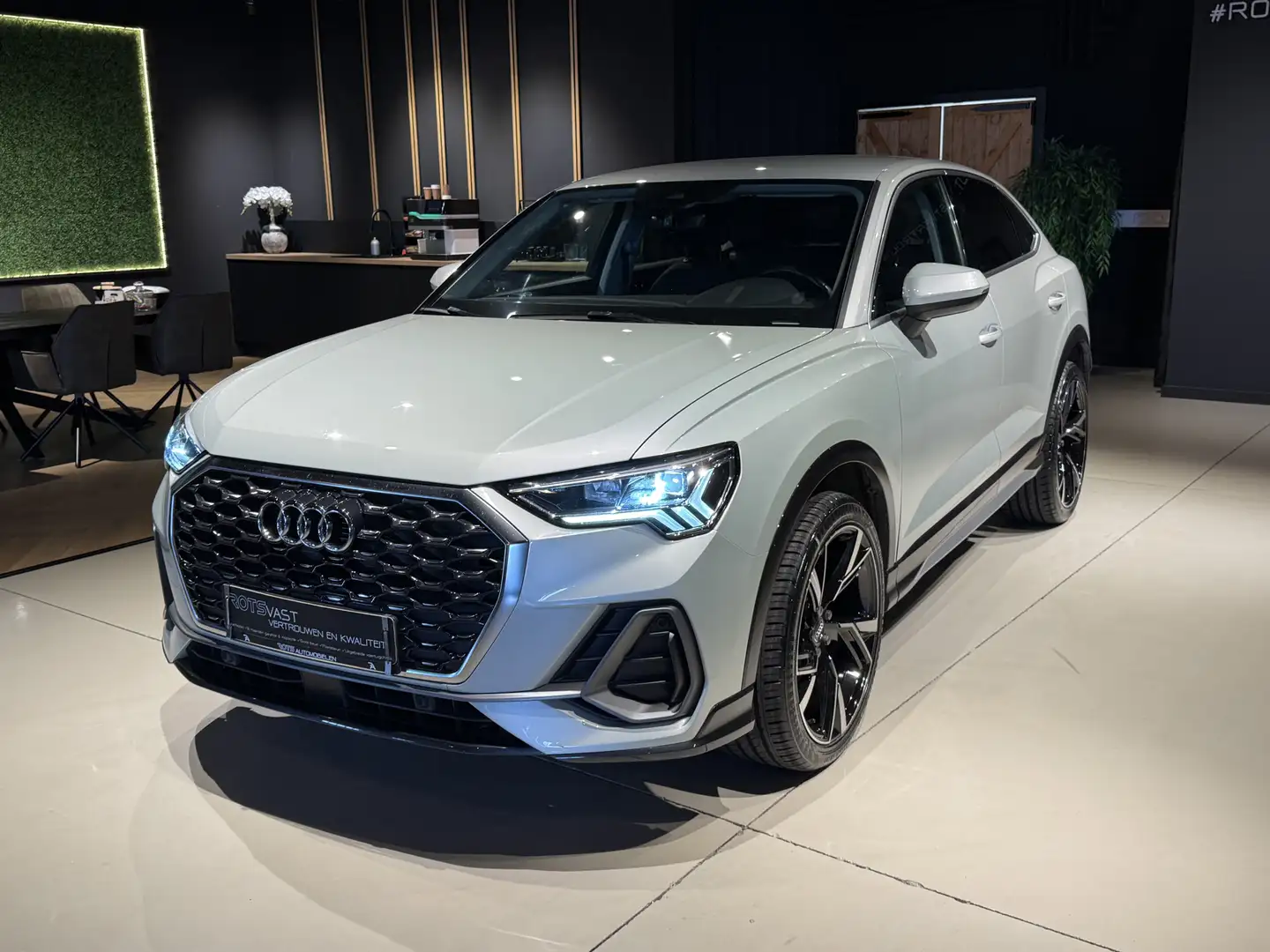 Audi Q3 Sportback 35 TFSI S-Line Camera|Carplay|LED|ACC|Tr Grijs - 2