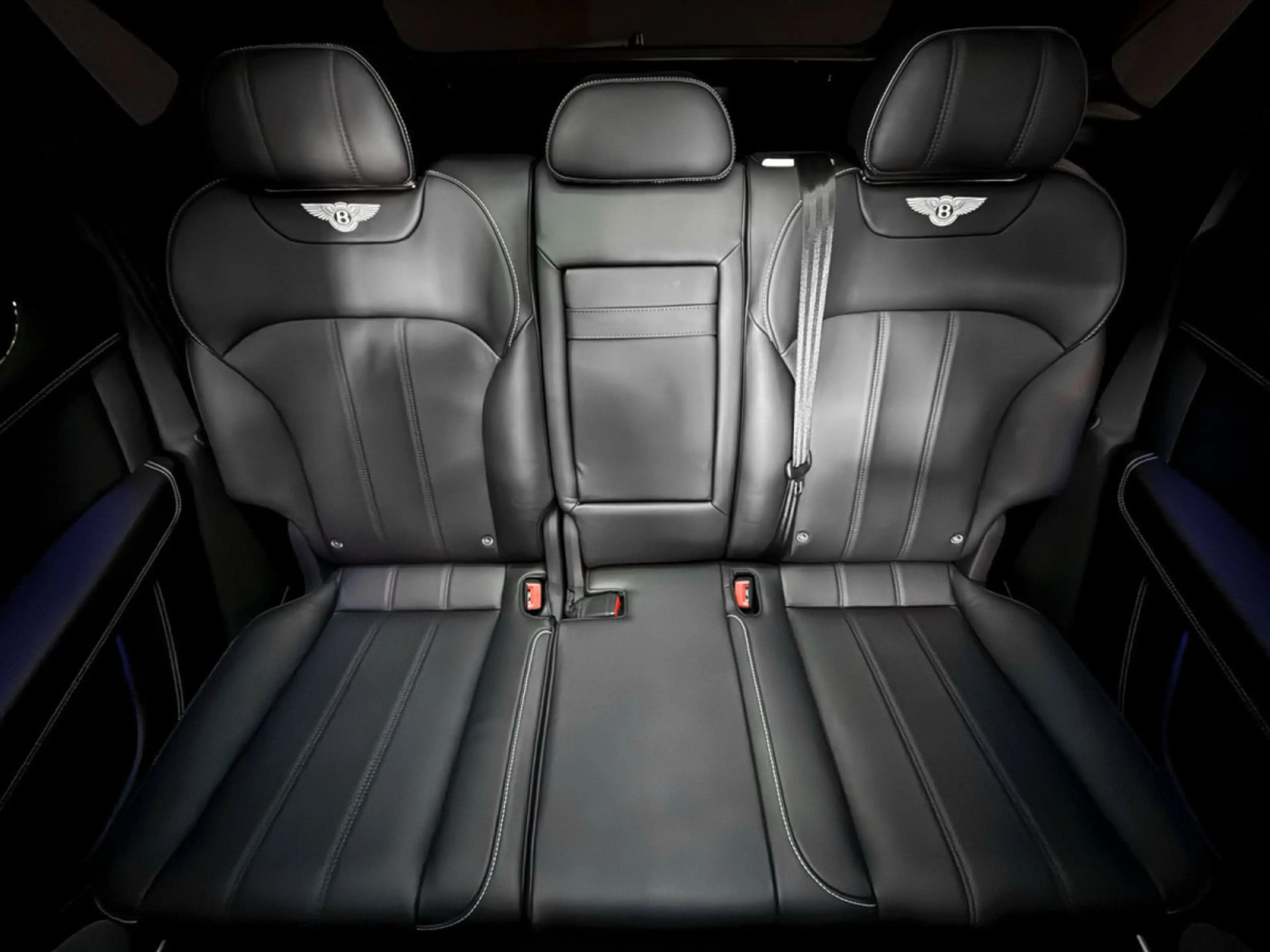 Bentley Bentayga 4.0 V8 / 1ST HAND / SERVICE NEW — photo 11