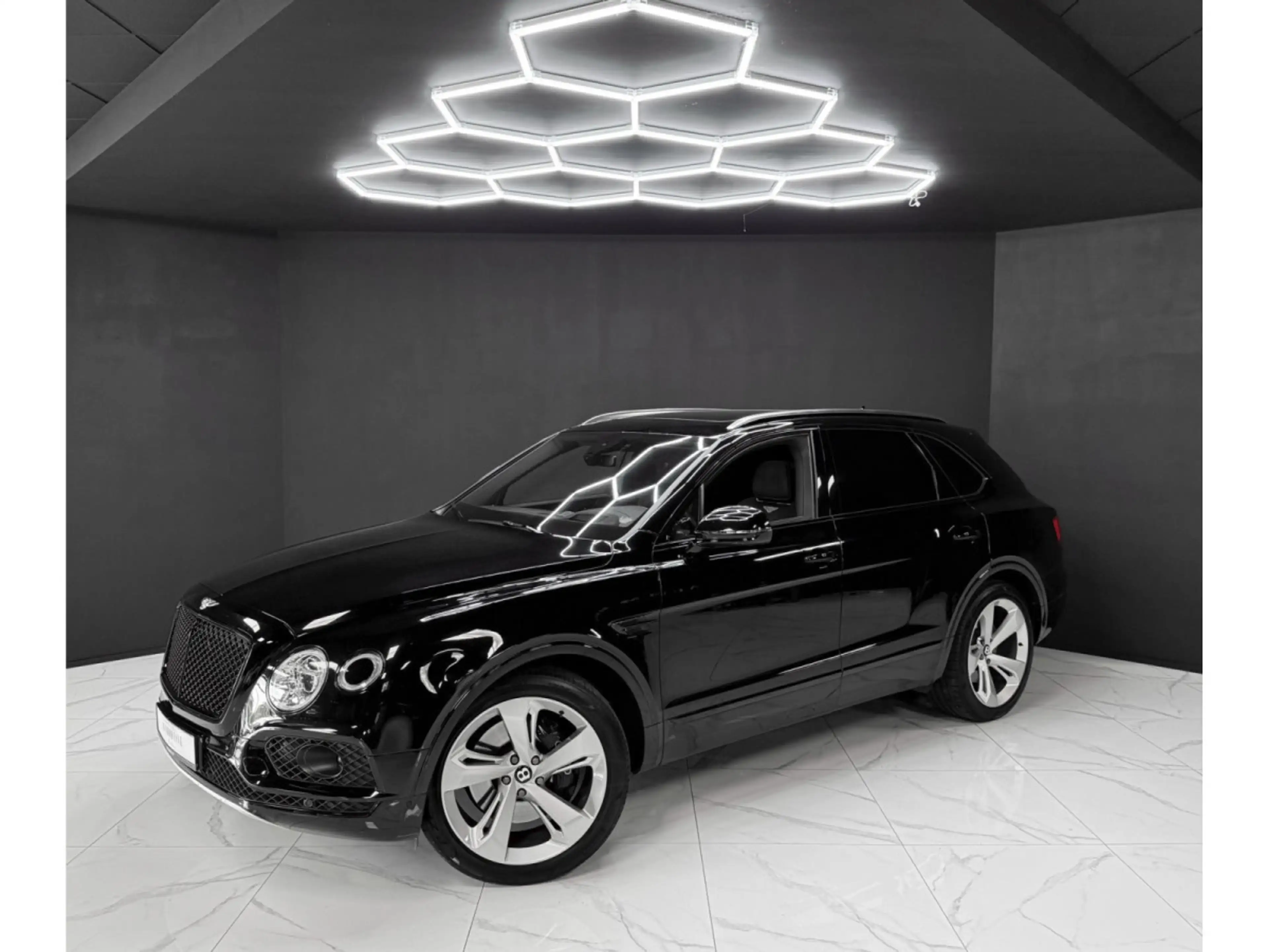 Bentley Bentayga 4.0 V8 / 1ST HAND / SERVICE NEW