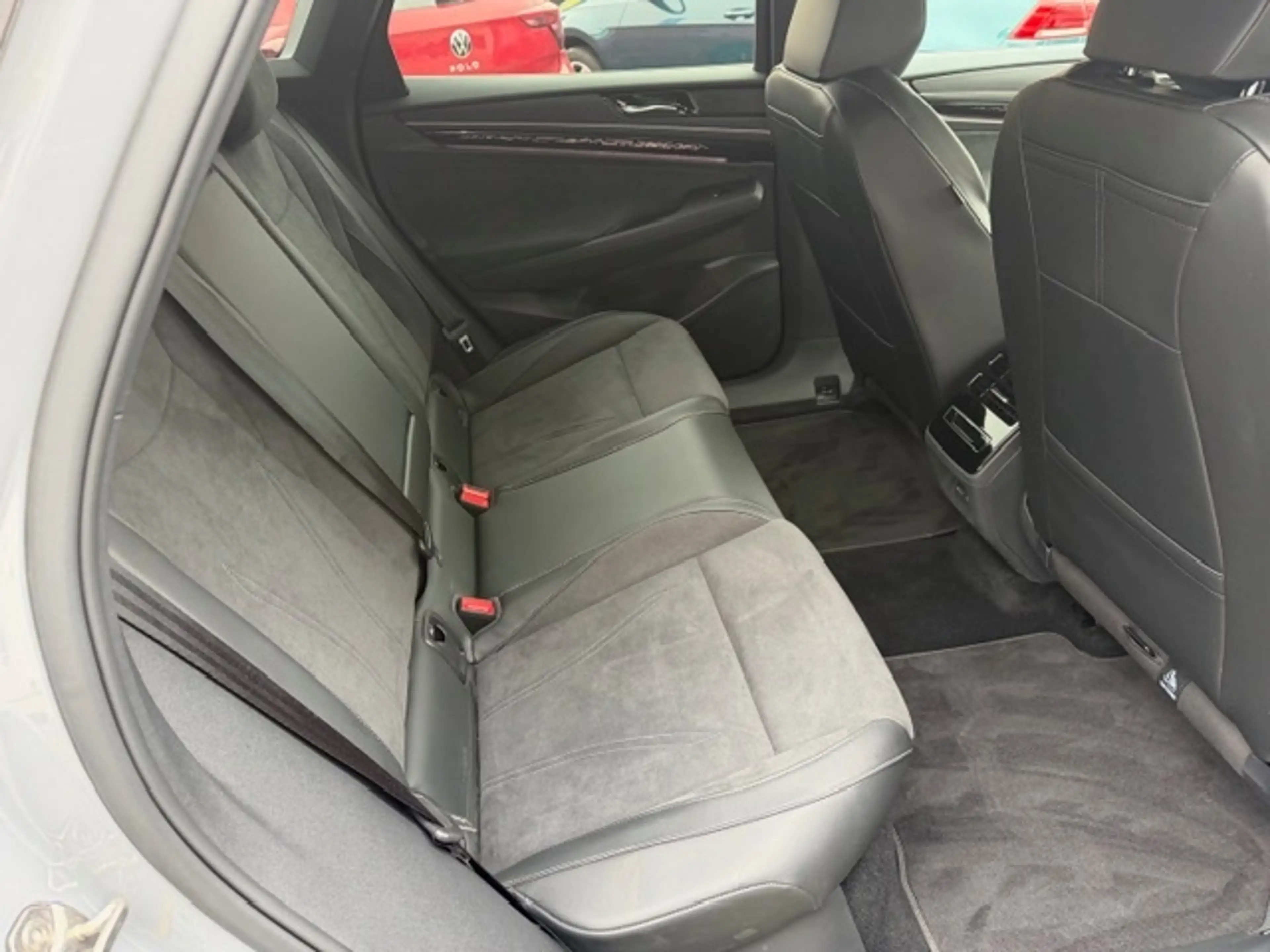Volkswagen ID.7 Tourer Pro S 210 KW 91 KWh — photo 12