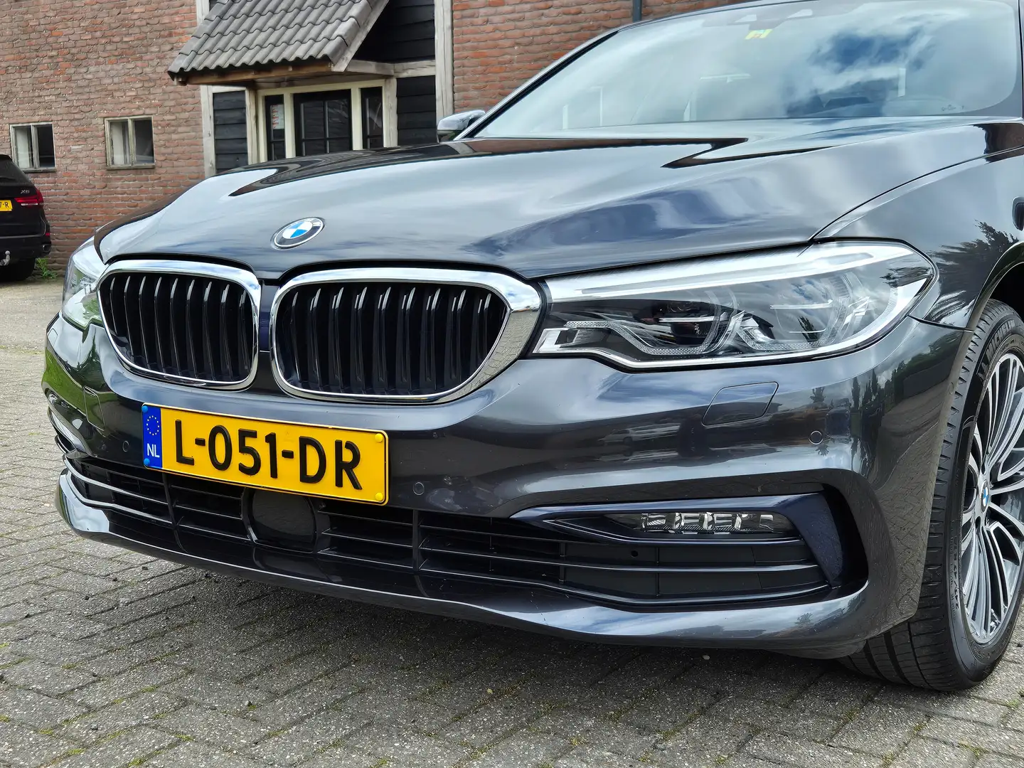 BMW 530 530e iPerf High Exe Adap cruise Head-up soft-close Grijs - 2