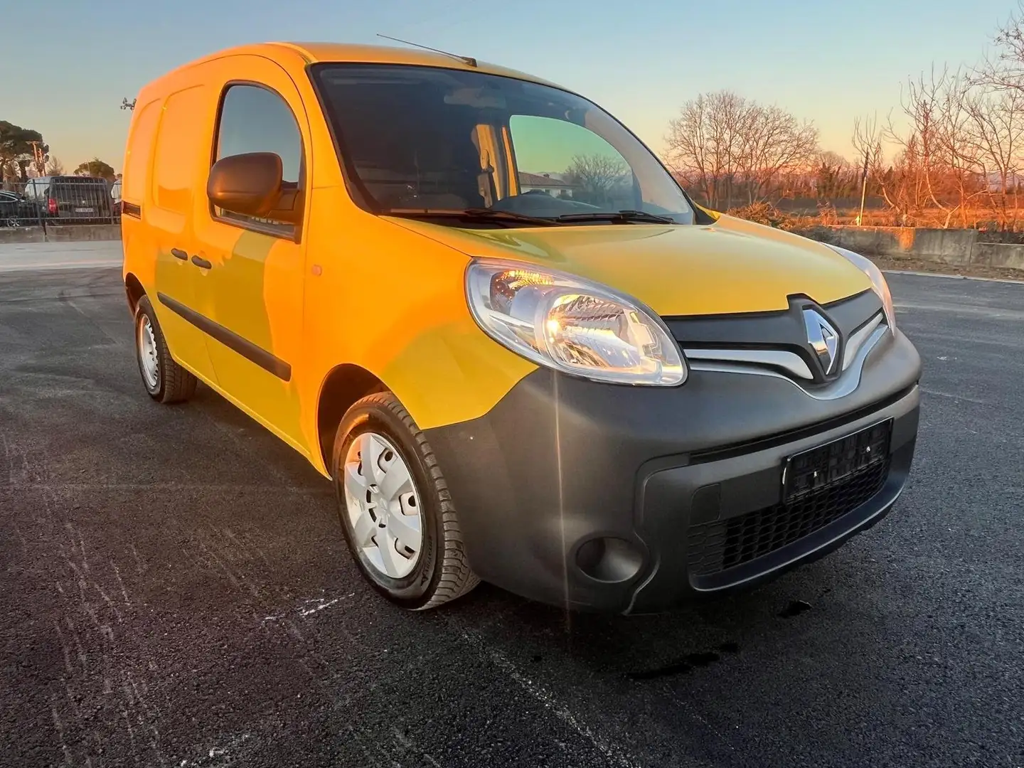 Renault Kangoo 1.5 dci Autocarro con Iva esposta 22% Jaune - 2
