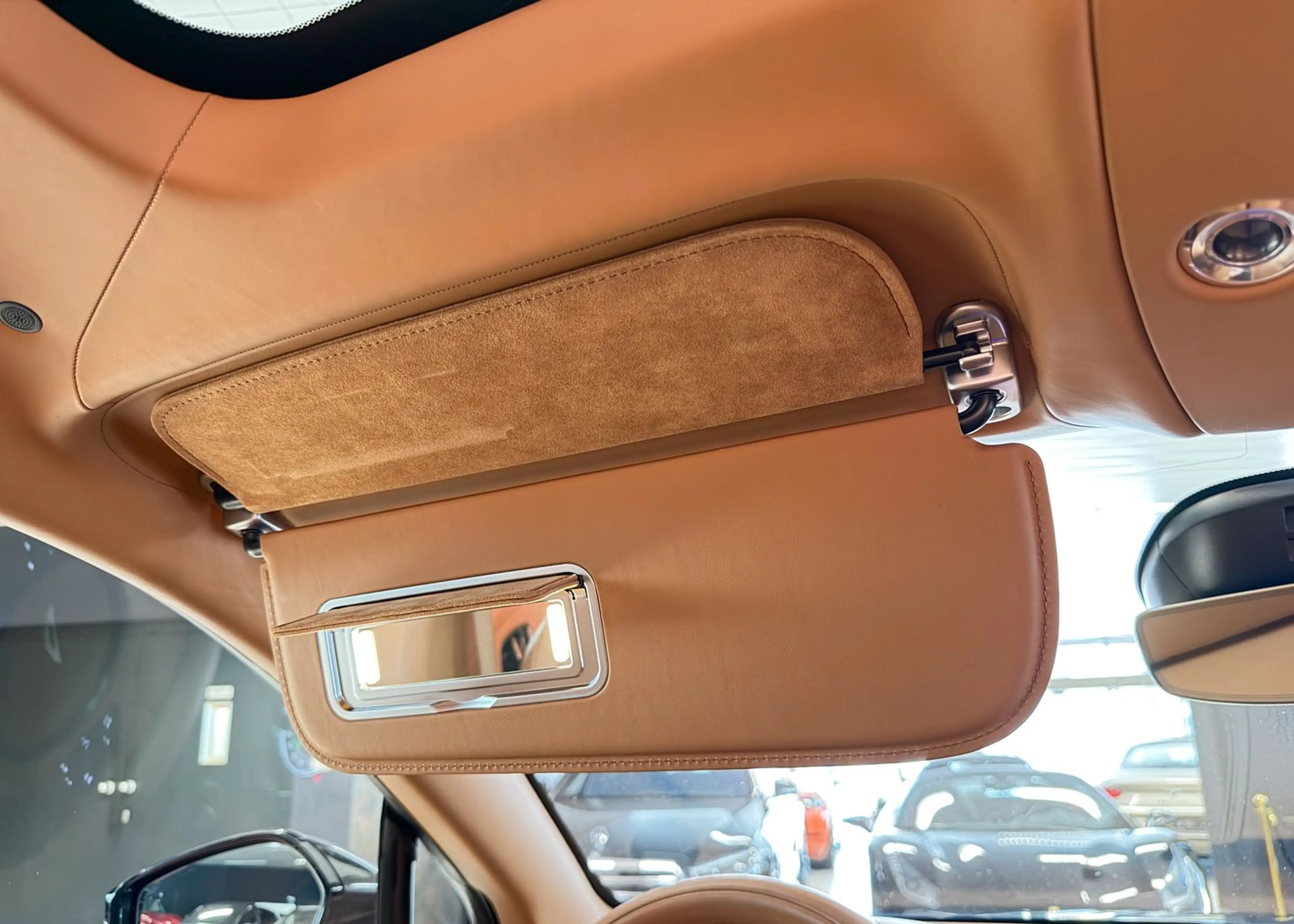 Aston Martin DBX 550 MWST ACC Pano Massage 22" Digitaltacho — photo 27