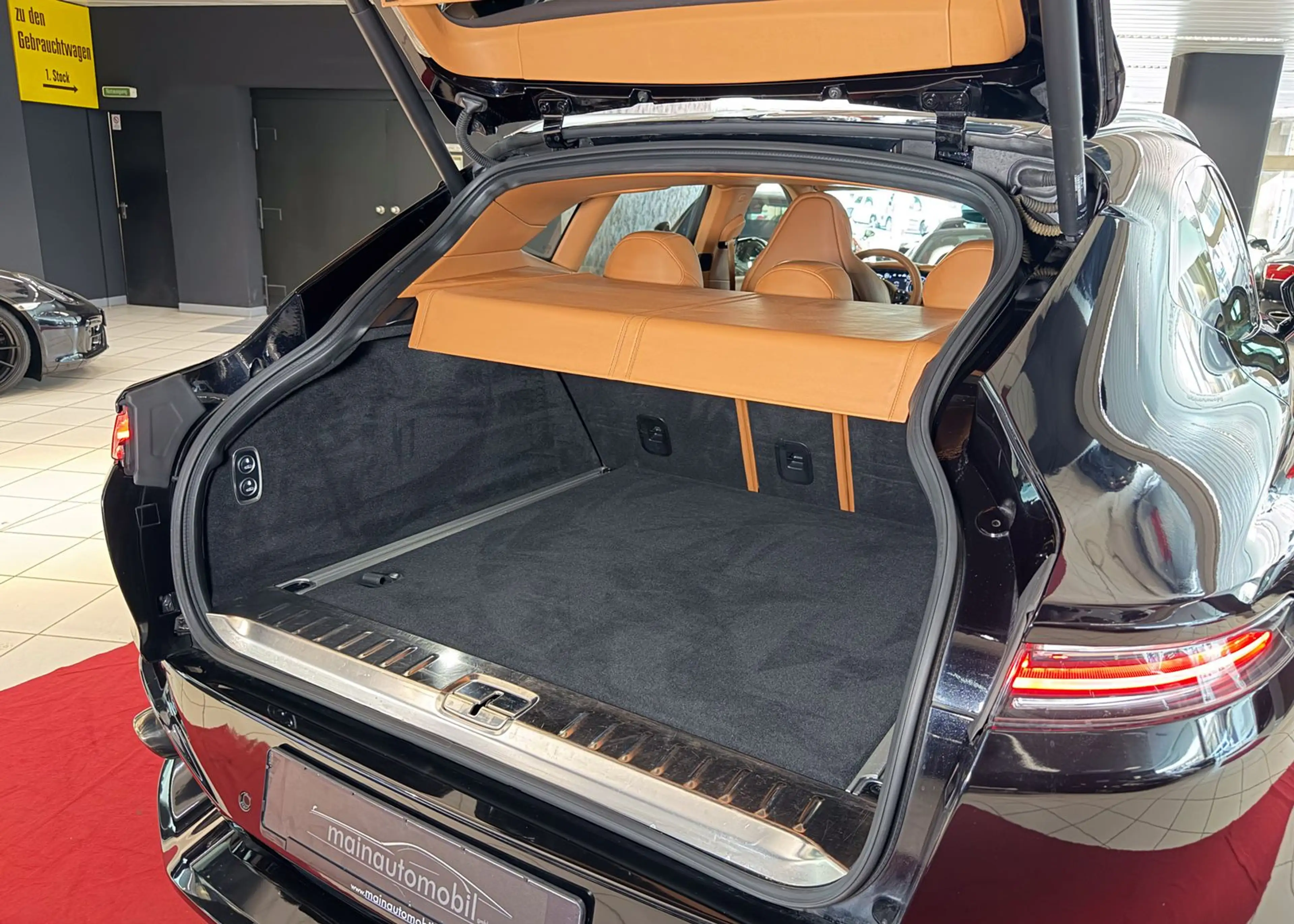 Aston Martin DBX 550 MWST ACC Pano Massage 22" Digitaltacho — photo 37