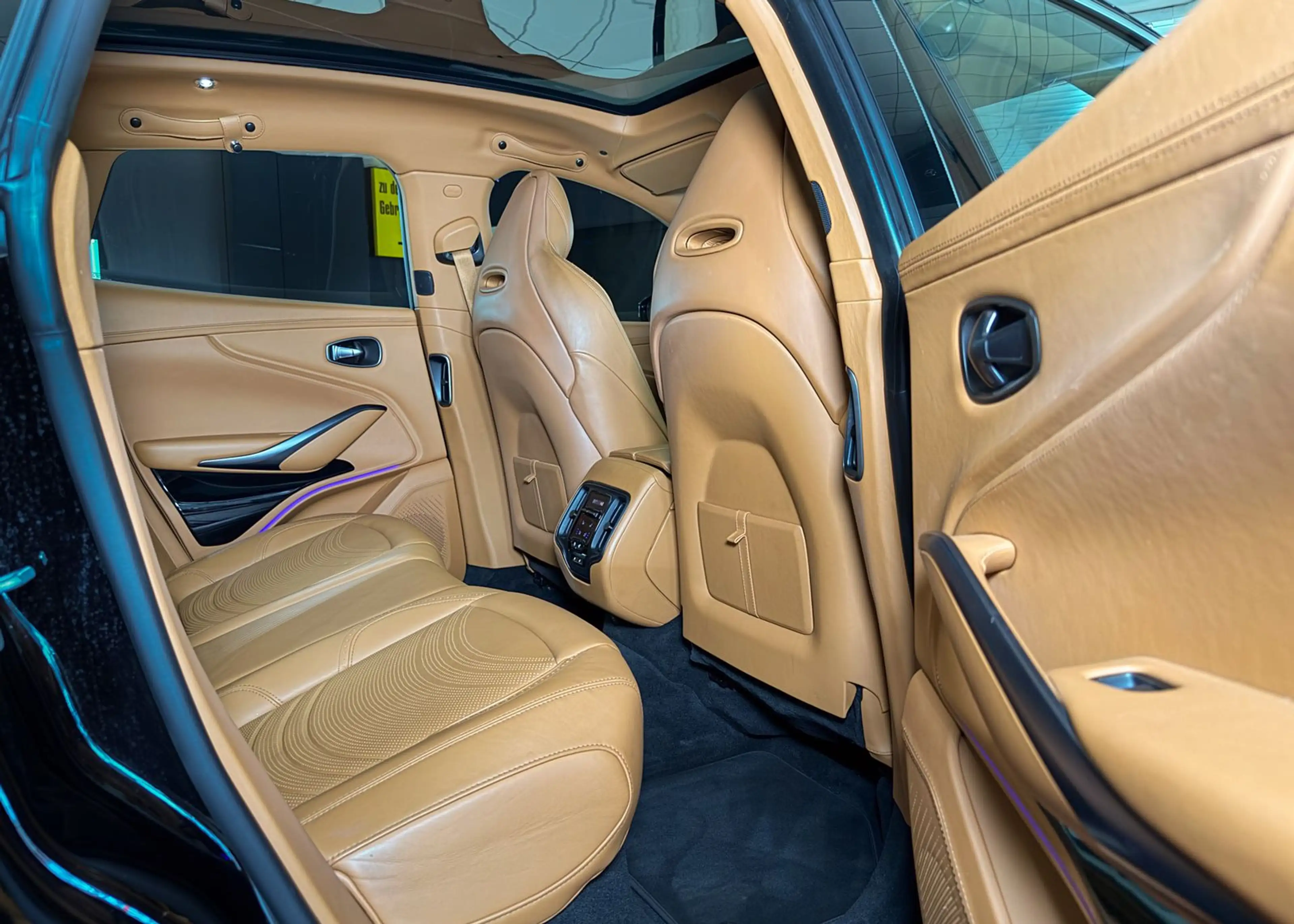 Aston Martin DBX 550 MWST ACC Pano Massage 22" Digitaltacho — photo 34