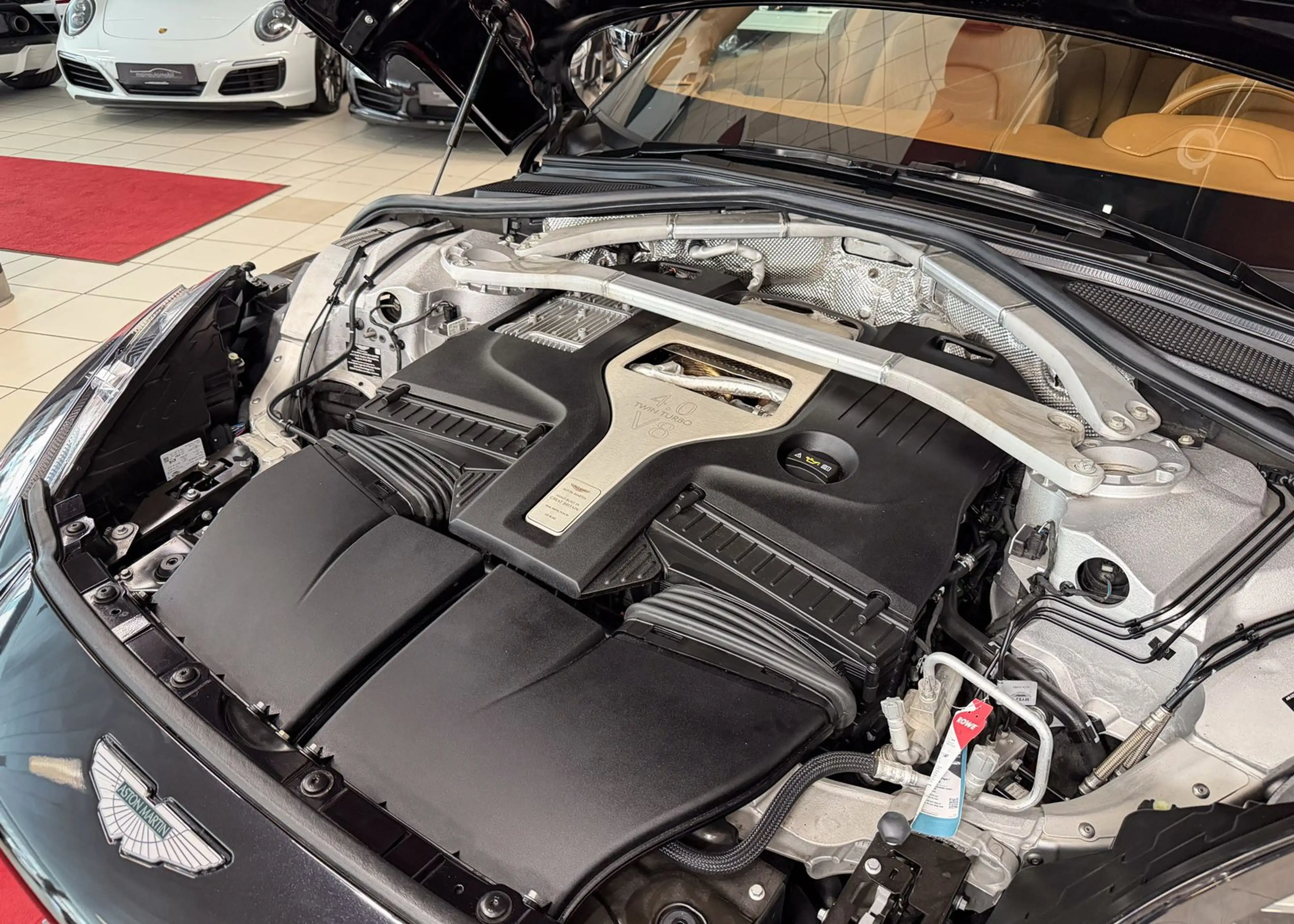 Aston Martin DBX 550 MWST ACC Pano Massage 22" Digitaltacho — photo 40