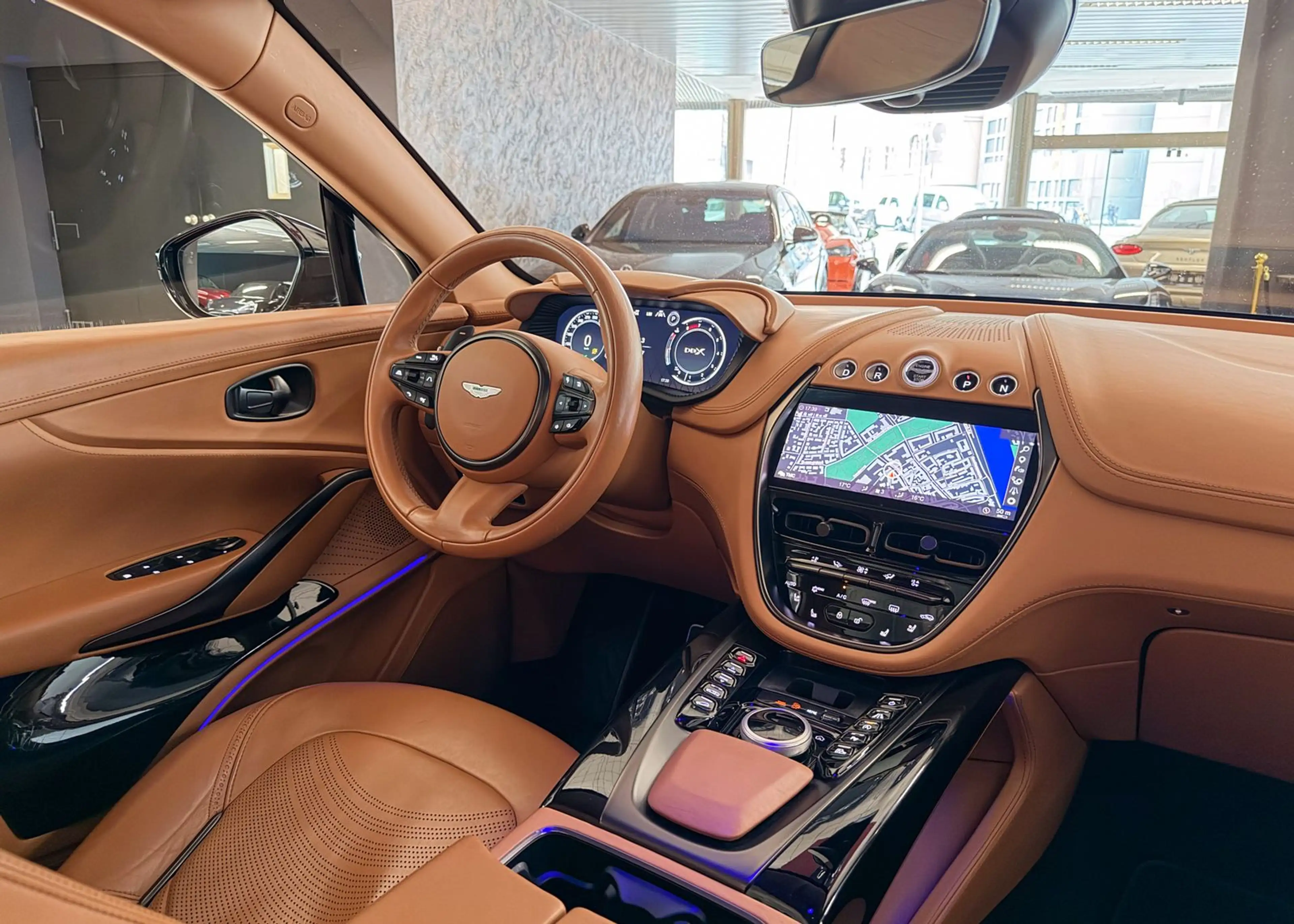 Aston Martin DBX 550 MWST ACC Pano Massage 22" Digitaltacho — photo 26
