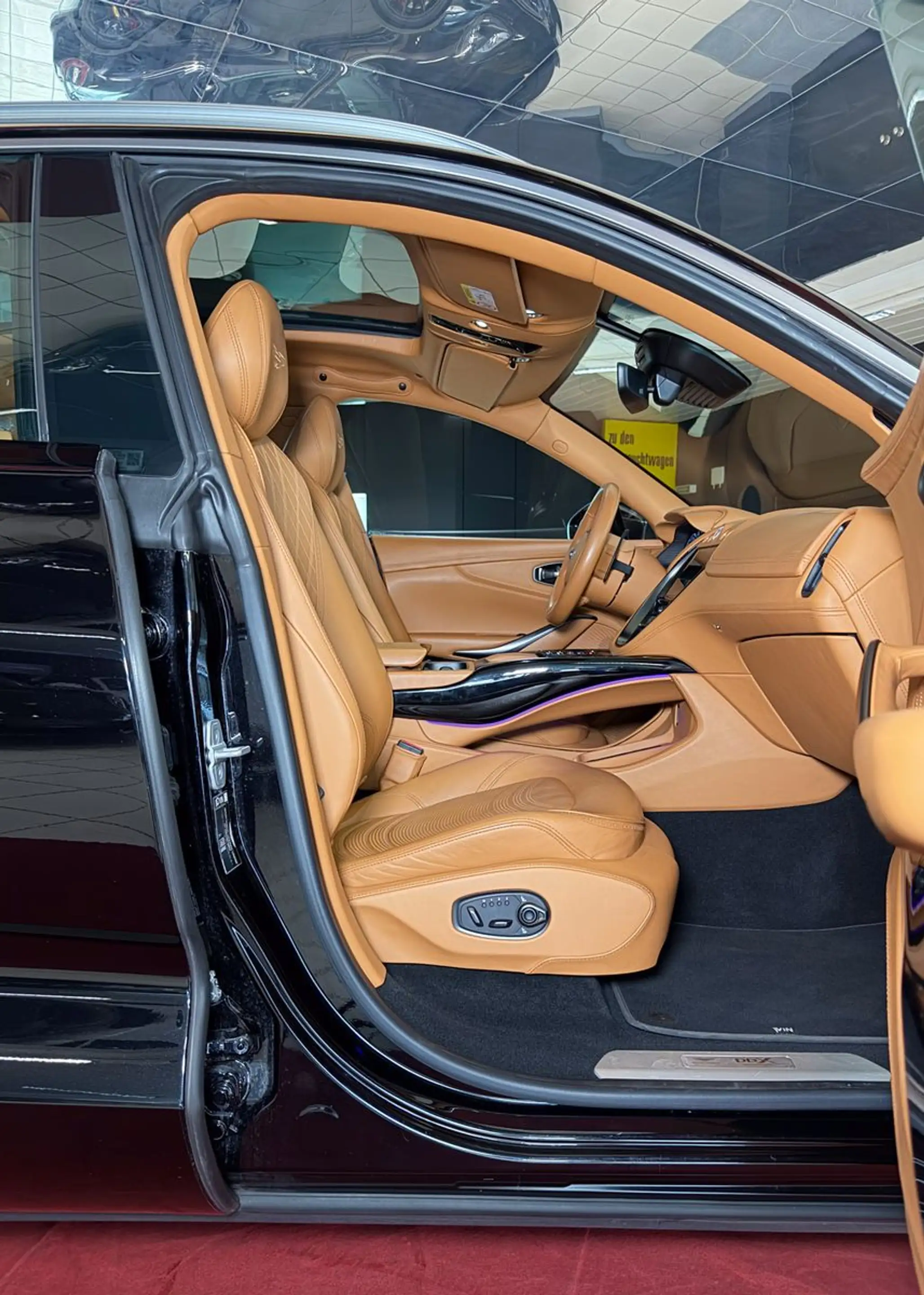 Aston Martin DBX 550 MWST ACC Pano Massage 22" Digitaltacho — photo 28
