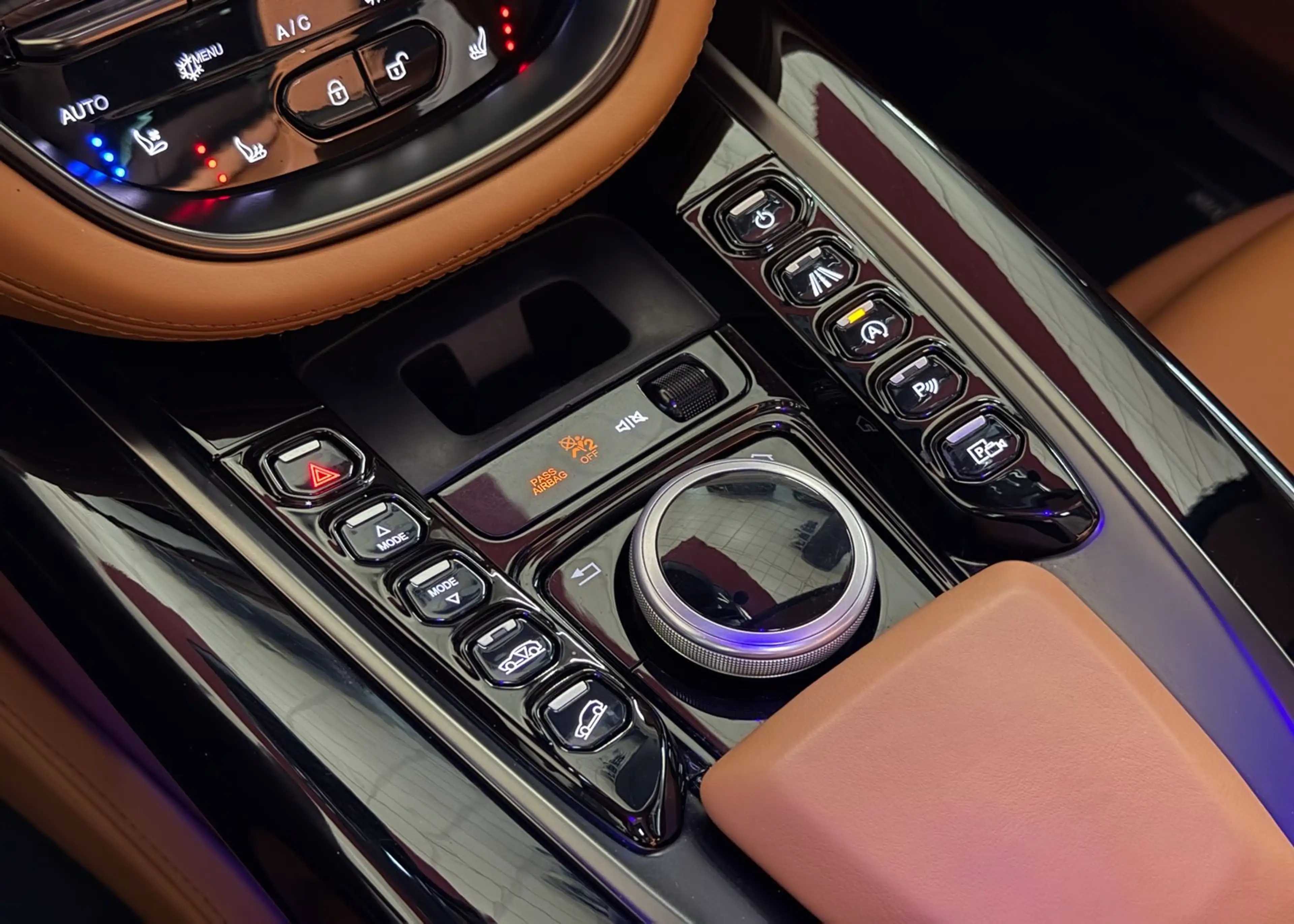 Aston Martin DBX 550 MWST ACC Pano Massage 22" Digitaltacho — photo 25