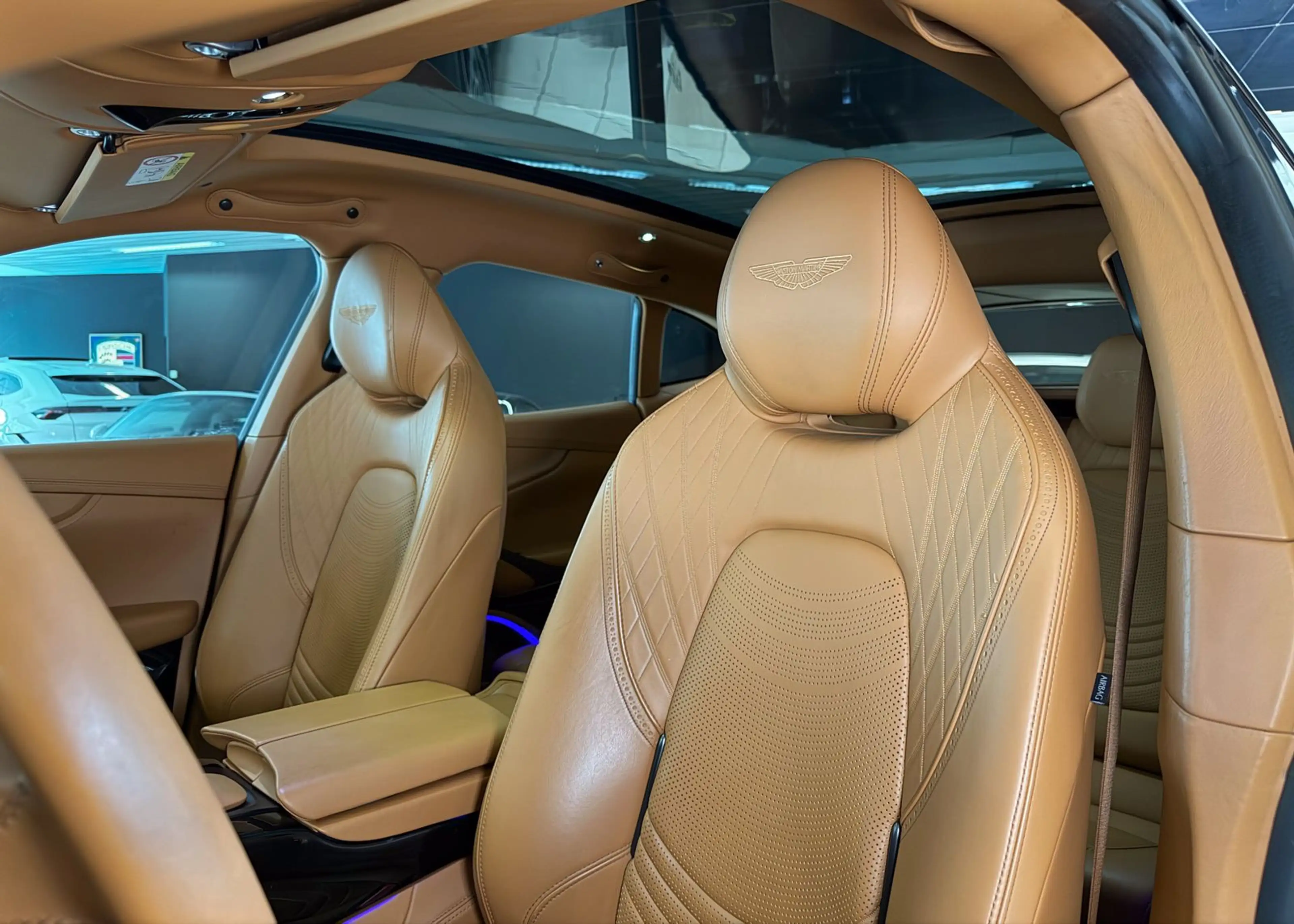 Aston Martin DBX 550 MWST ACC Pano Massage 22" Digitaltacho — photo 14