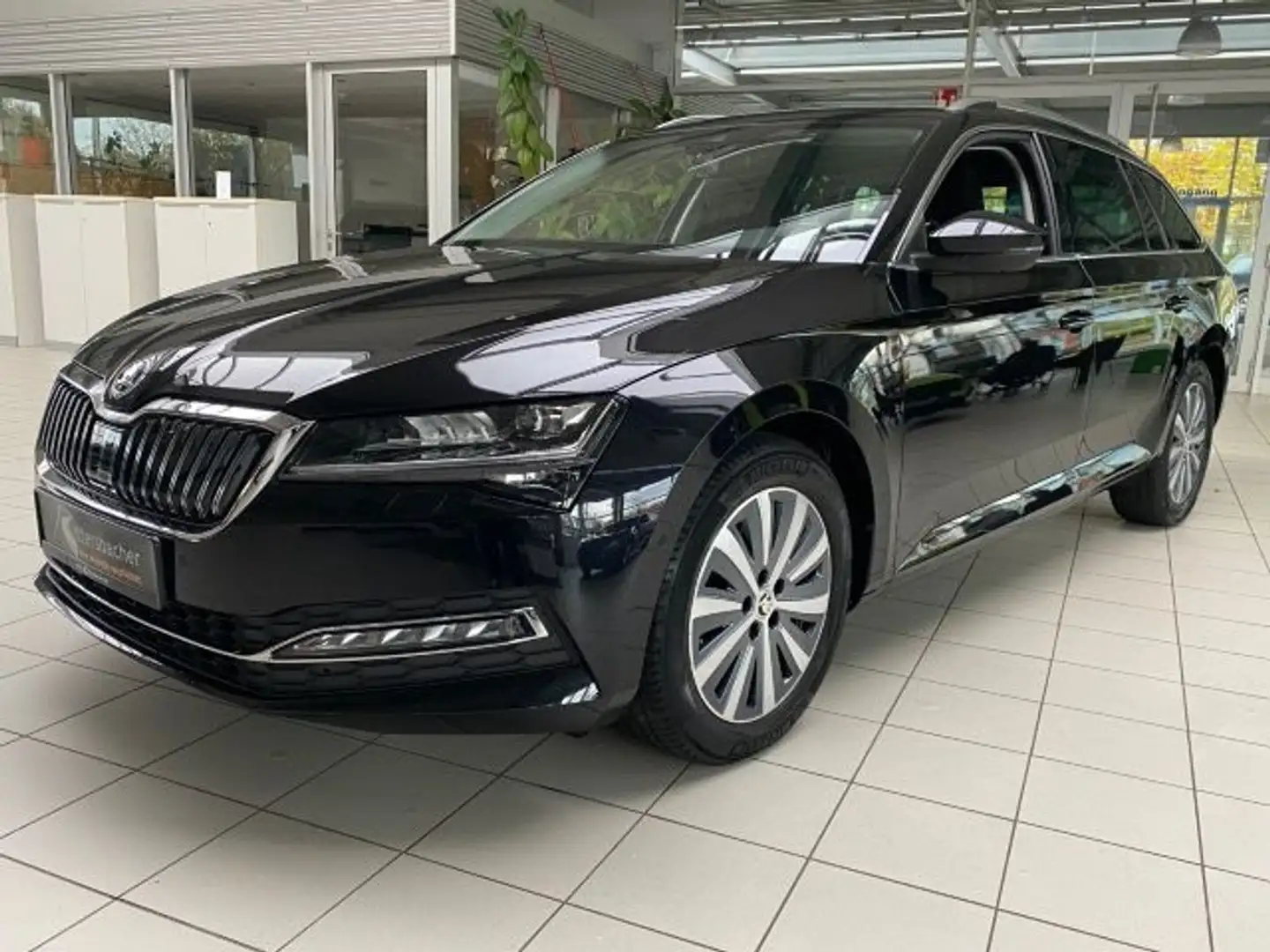 Skoda Superb Combi Style 2.0 TDI DSG Navi Kamera AHK Schwarz - 2