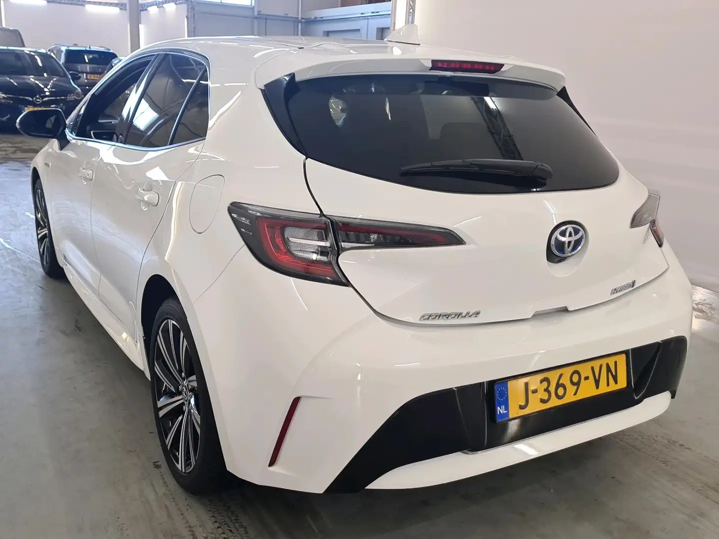 Toyota Corolla 1.8 Hybrid 98pk Dynamic | Achteruitrijcamera | LED Wit - 2