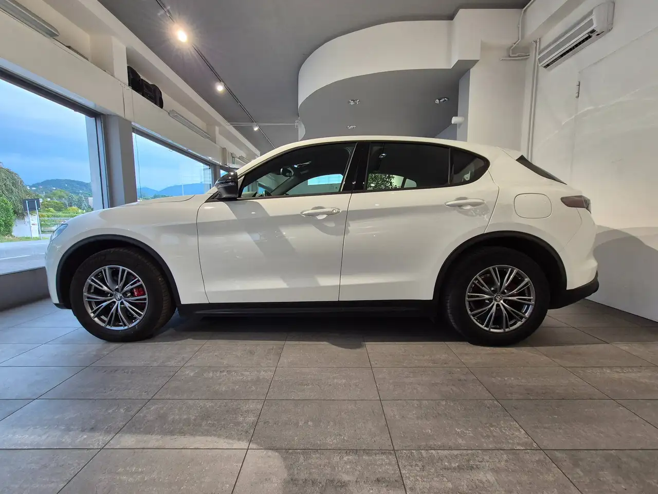 Alfa Romeo Stelvio 2023