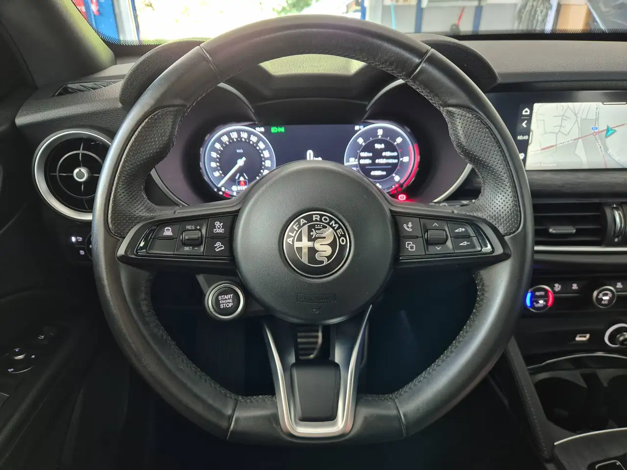 Alfa Romeo Stelvio 2023 — фото 11